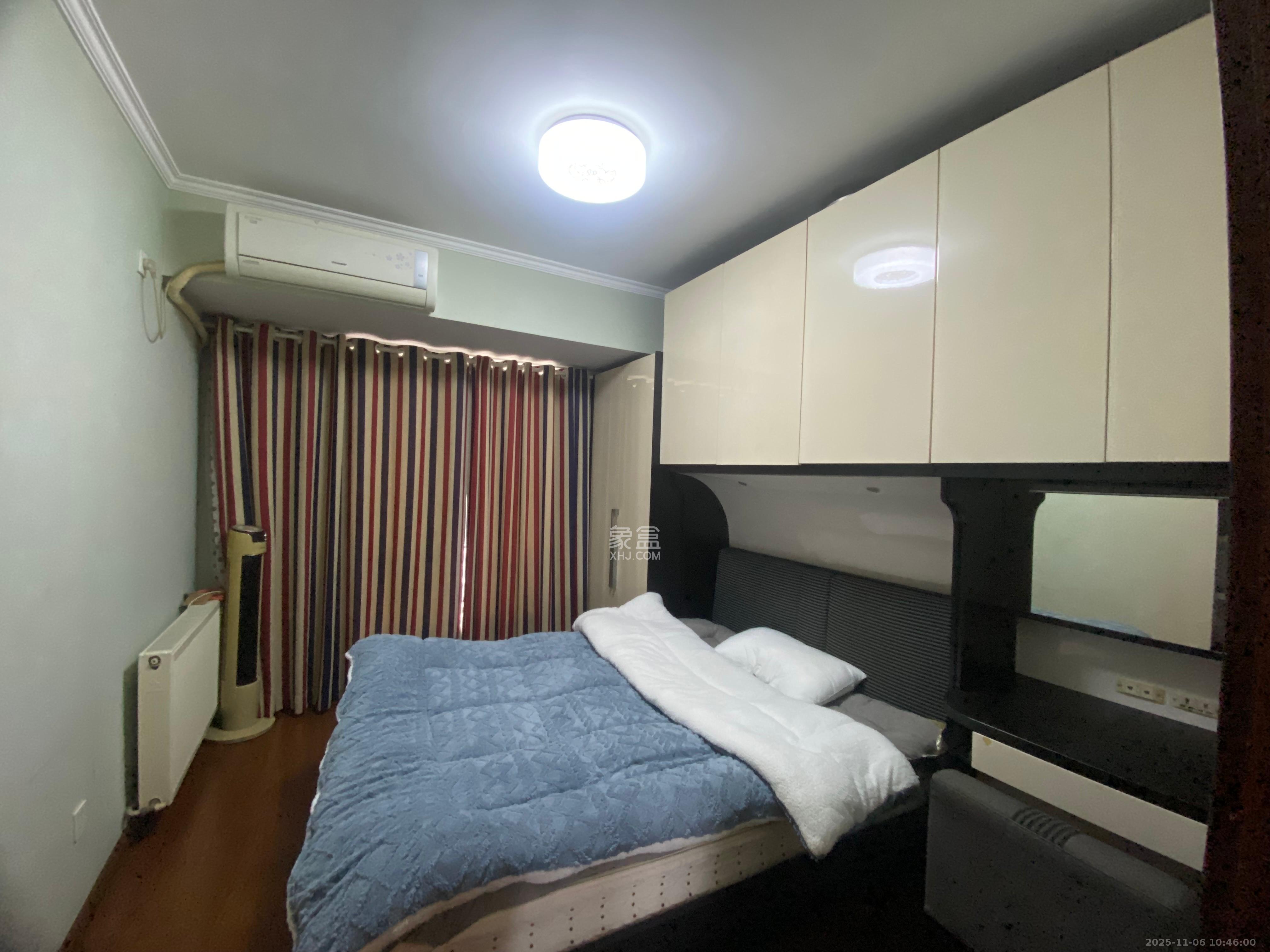 万科金域华府三四期  4室2厅2卫    2900.0元/月室内图