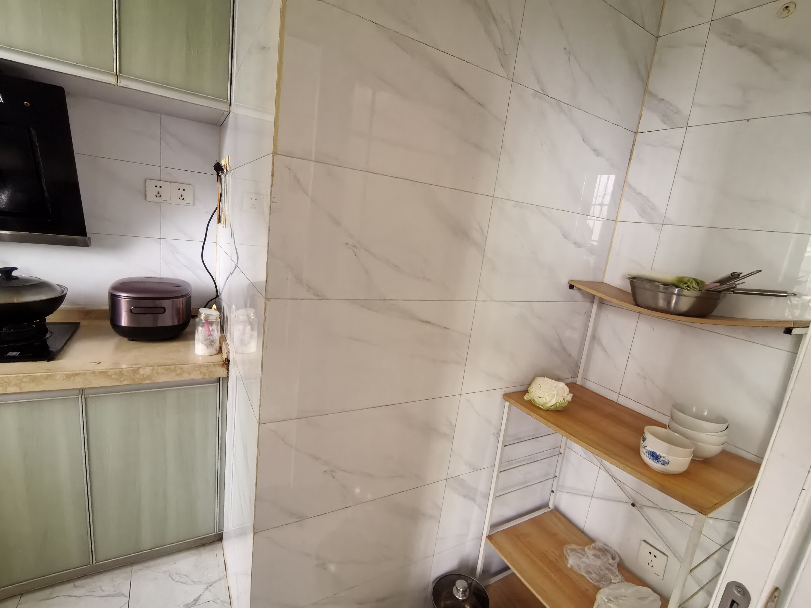 南国中心（琼山区椰航路）  2室2厅1卫    2100.0元/月室内图