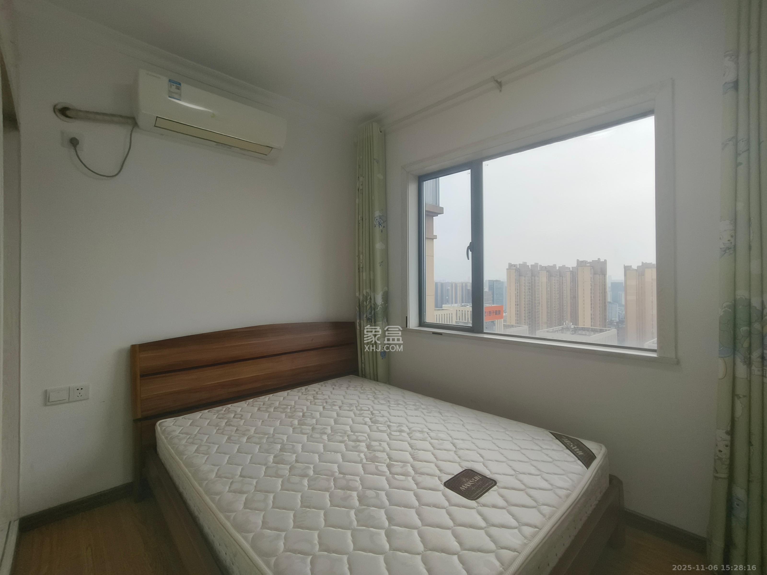 潇湘奥林匹克花园 3室2厅1卫 2400.0元/月 潇湘奥林匹克花园 3室2厅1卫 2400.0元/月室内图