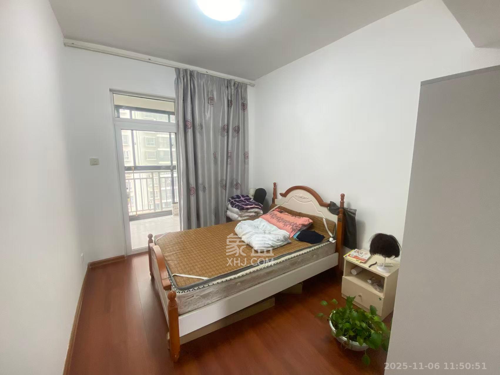 湘瑞嘉园  4室2厅2卫    2500.0元/月室内图