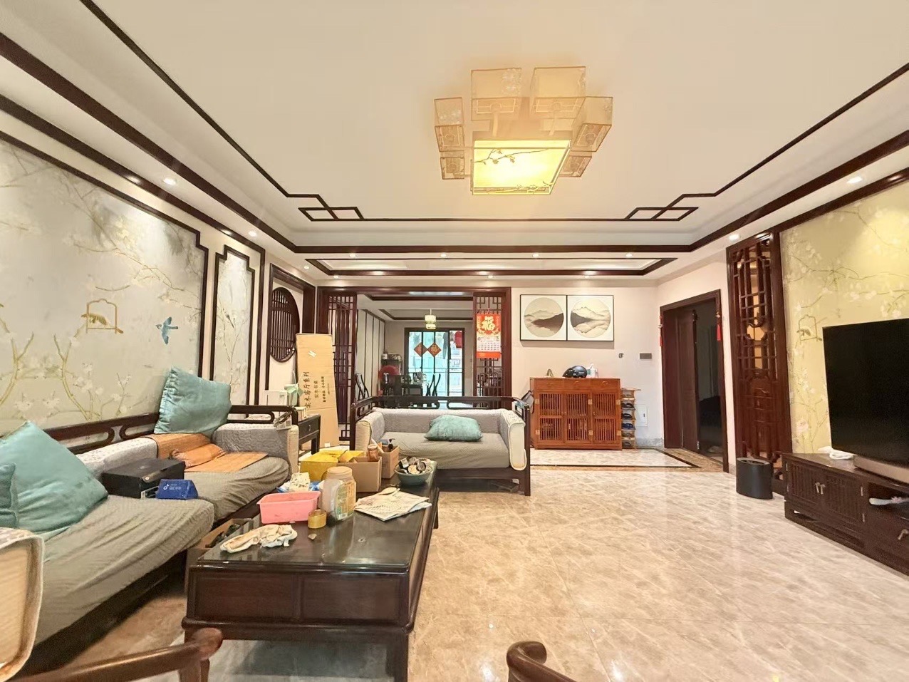 海岛国际名城  5室2厅2卫    300.0万客厅