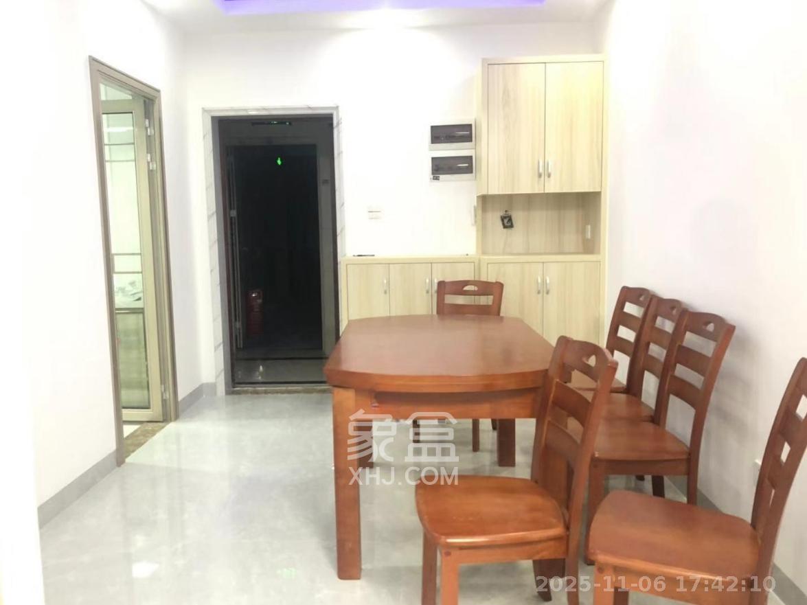 惟盛园  1室2厅1卫    2400.0元/月室内图