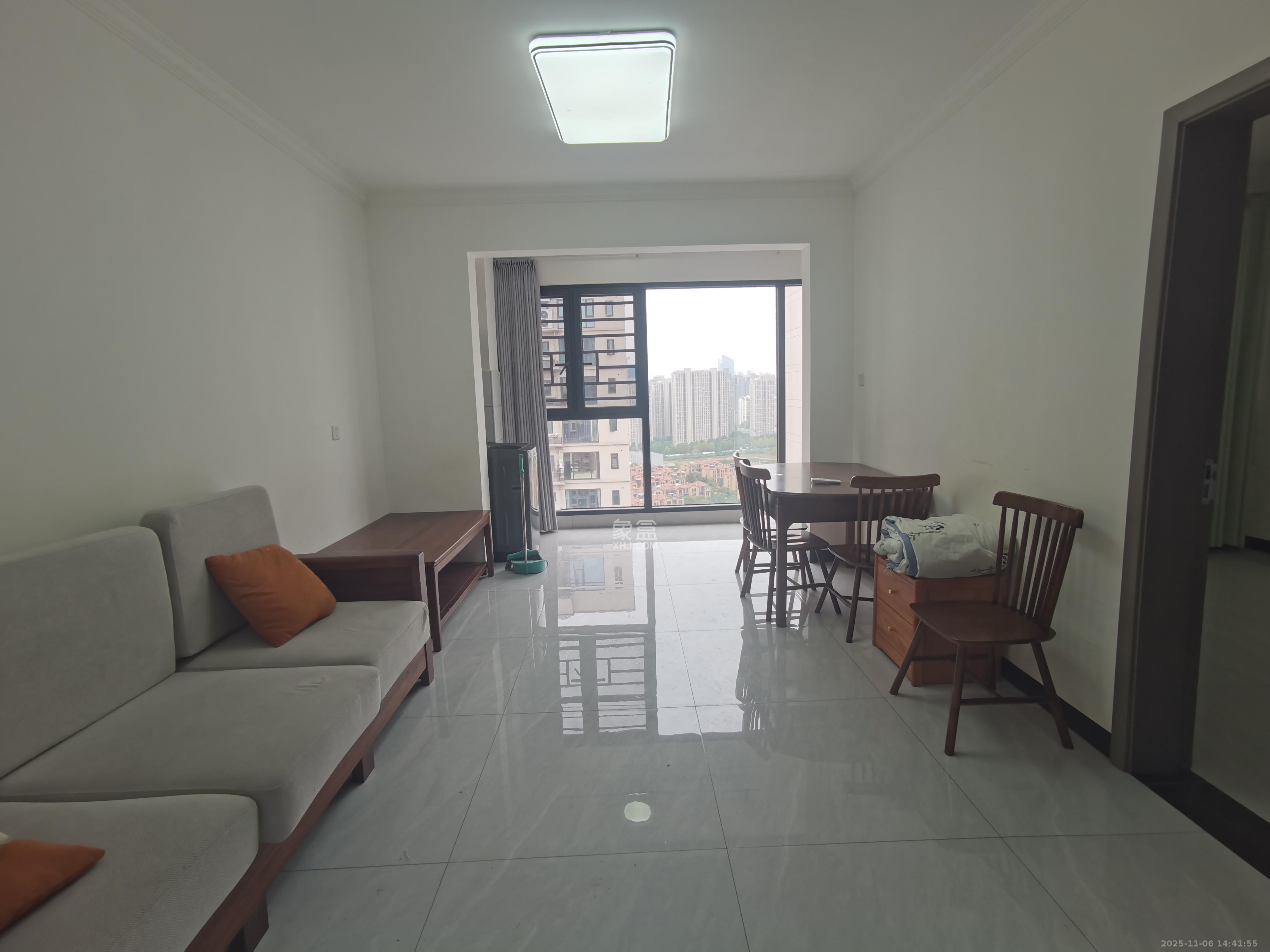 花桥禧新城 2室2厅1卫 2400.0元/月 花桥禧新城 2室2厅1卫 2400.0元/月室内图