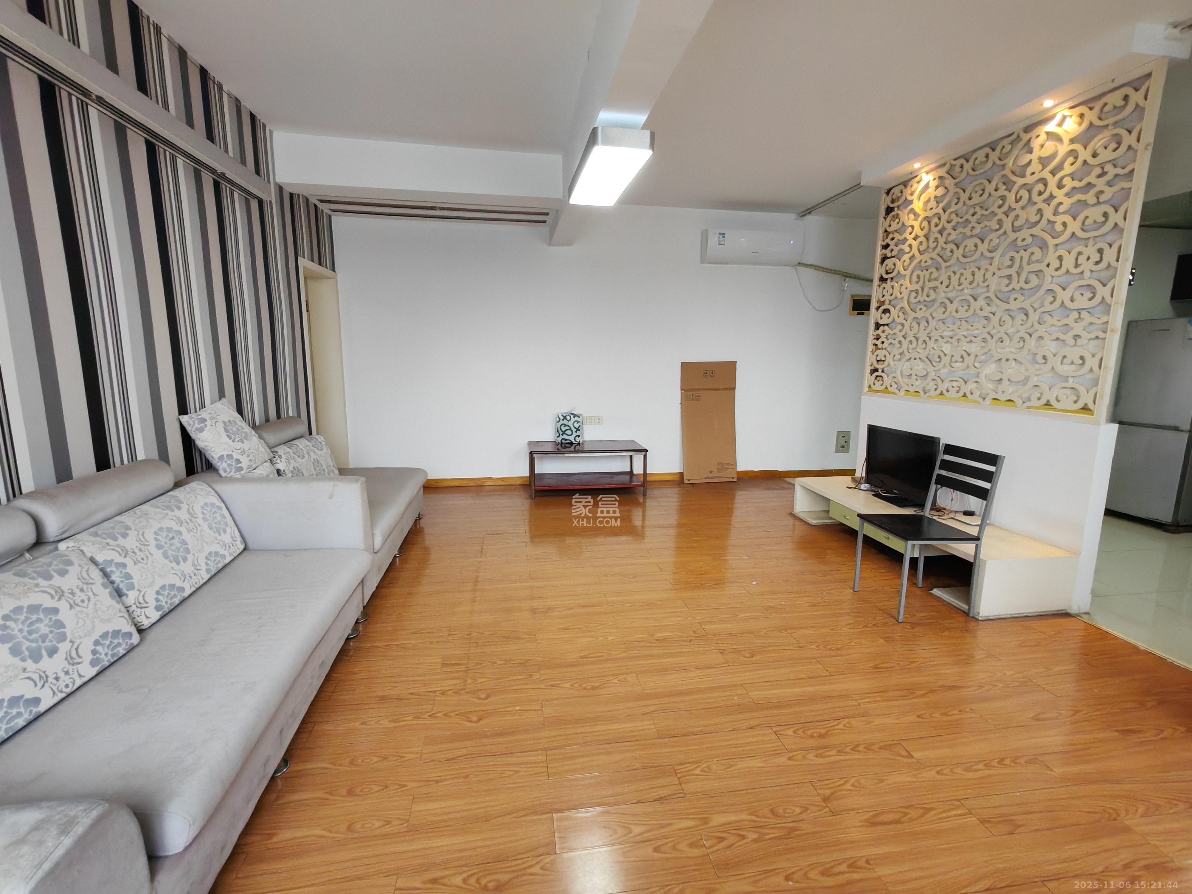 建鸿达现代公寓  2室1厅1卫    2300.0元/月室内图