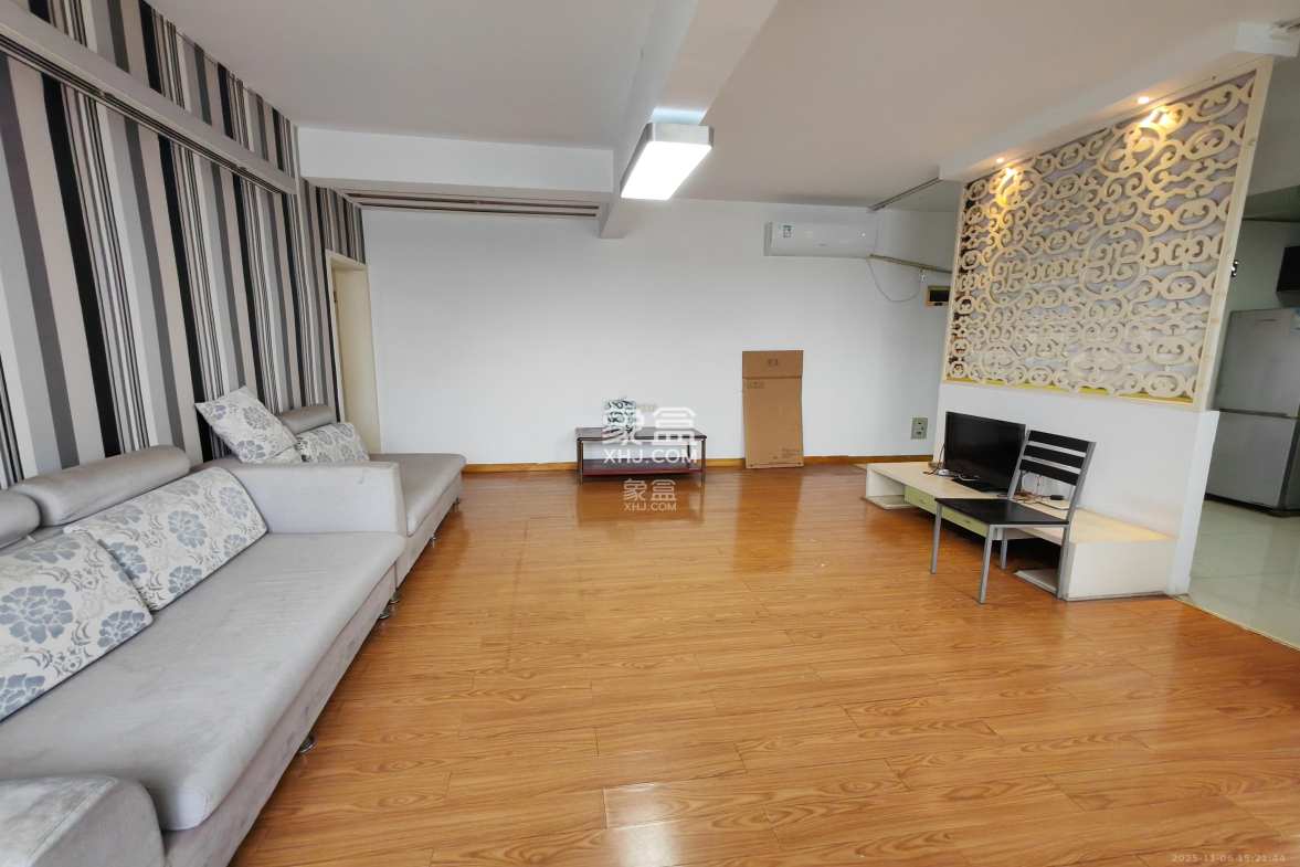 建鸿达现代公寓 2室1厅1卫 2300.0元/月 建鸿达现代公寓 2室1厅1卫 2300.0元/月室内图