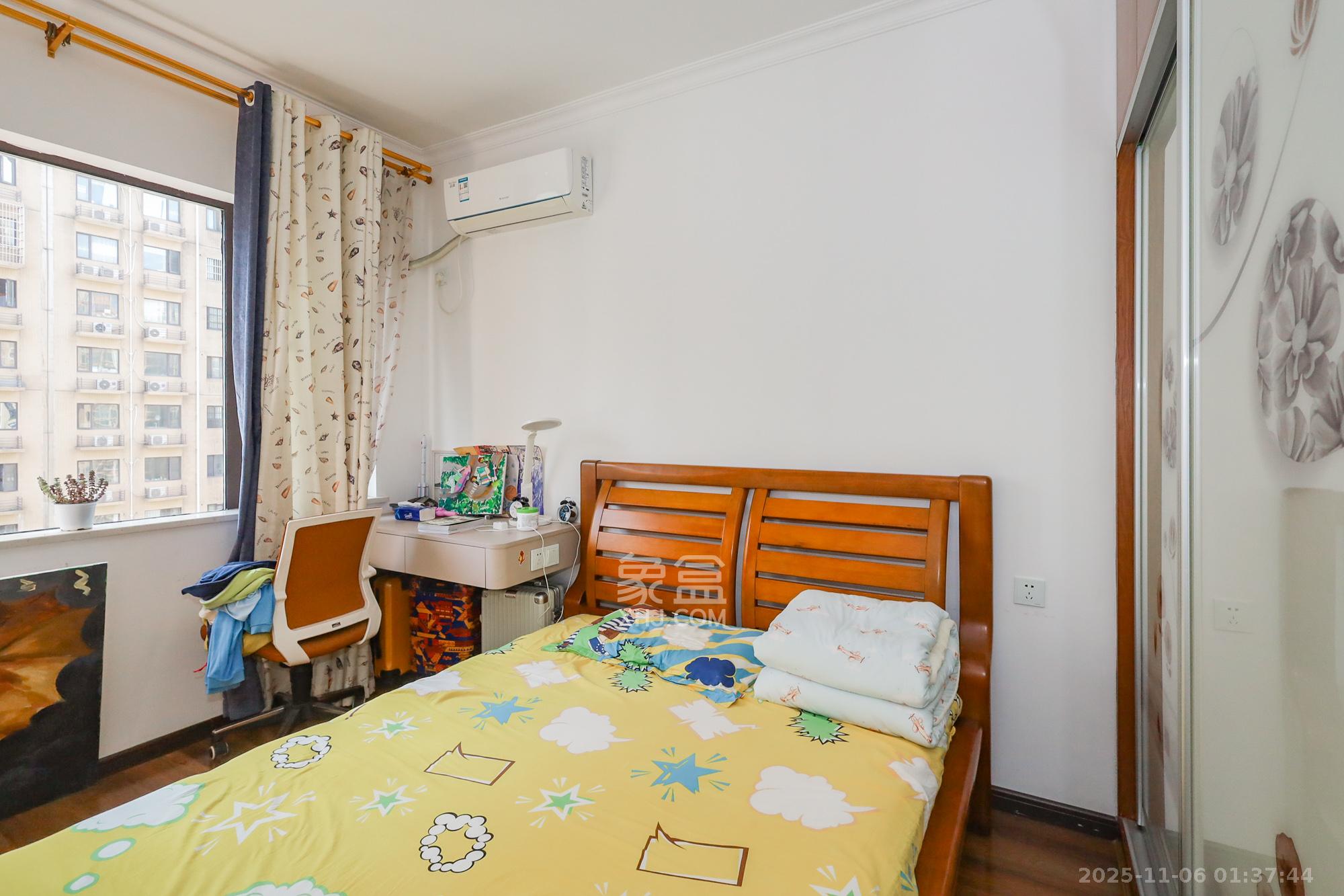 钰龙天下二期(钰龙佳园) 3室2厅1卫 235.0万 钰龙天下二期(钰龙佳园) 3室2厅1卫 235.0万卧室