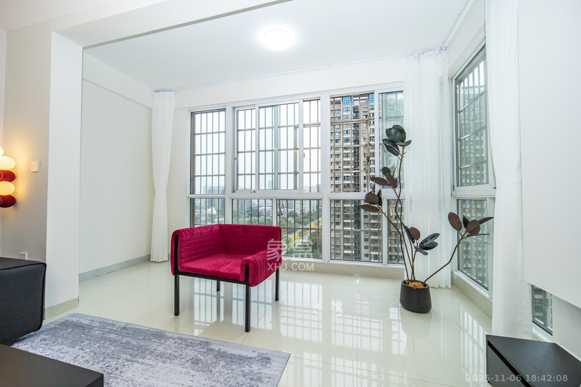 楚天世纪城东苑 3室2厅2卫 79.8万 楚天世纪城东苑 3室2厅2卫 79.8万阳台