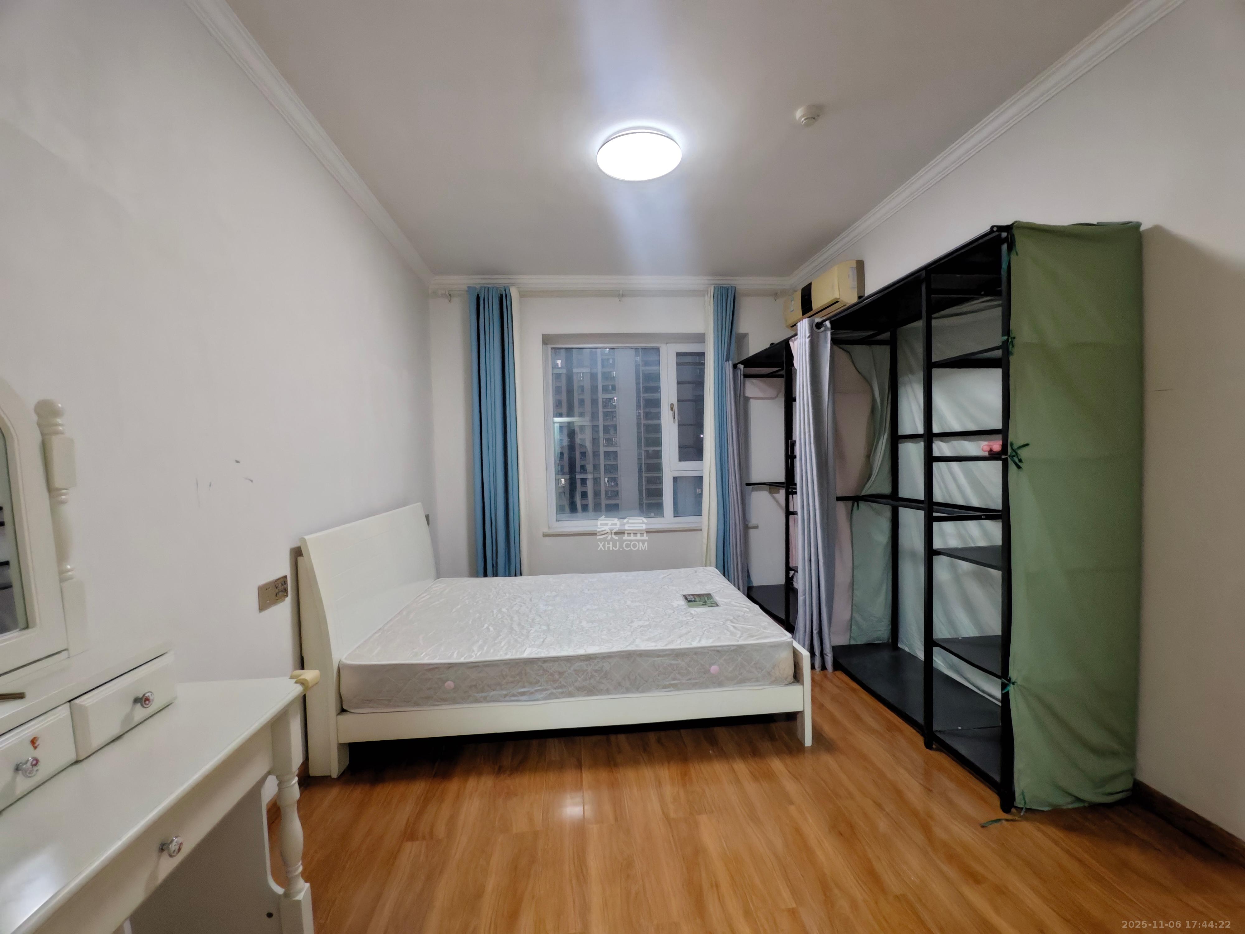 卓越浅水湾  3室2厅2卫    3200.0元/月室内图