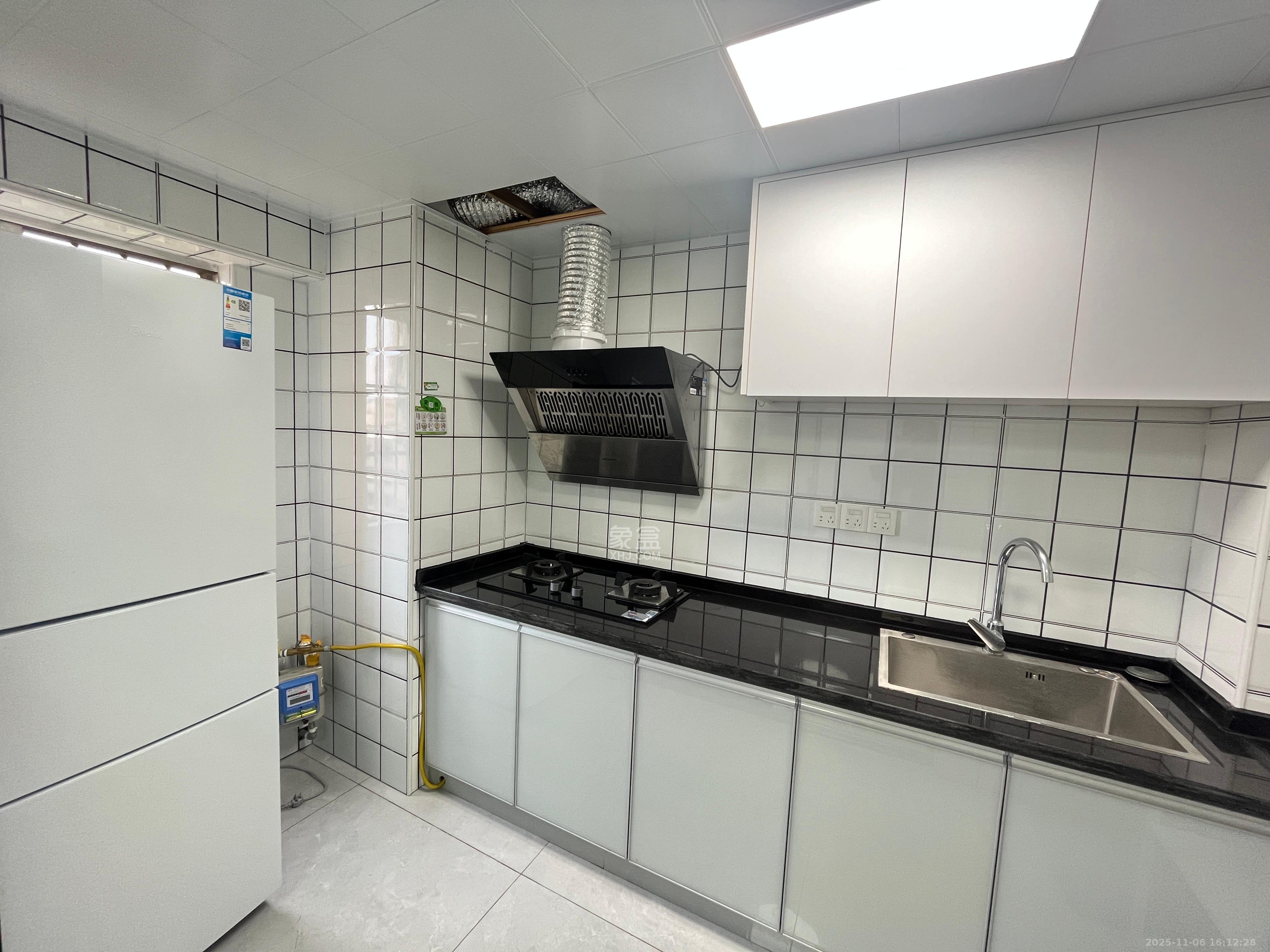 宏景名厦  3室2厅2卫    2600.0元/月室内图