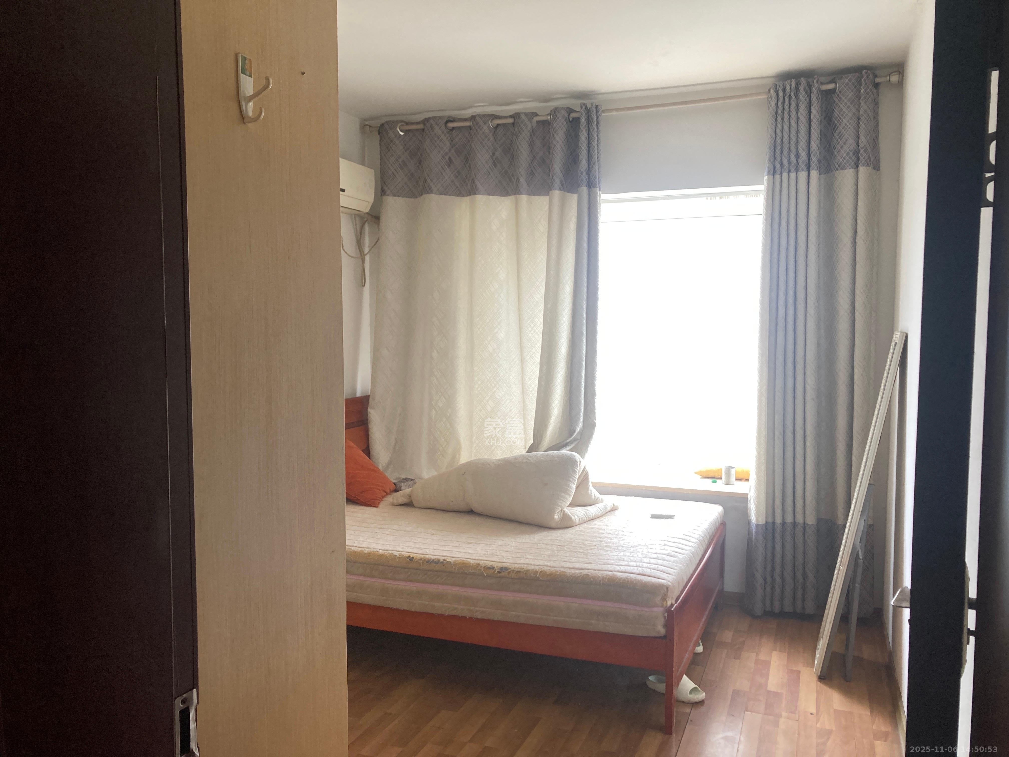 通华天都  1室1厅1卫    1800.0元/月室内图