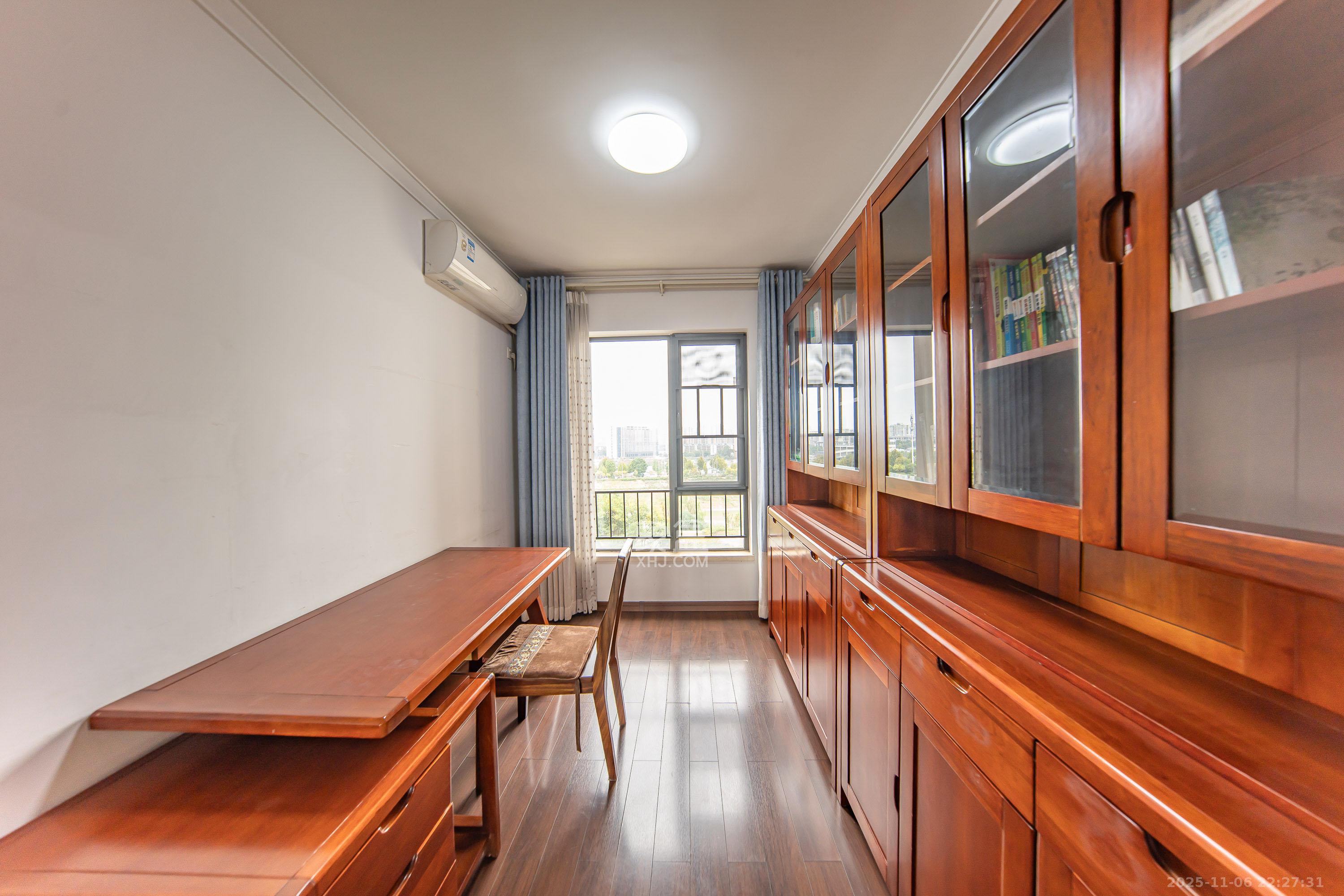 万科白鹭郡 4室2厅2卫 158.0万 万科白鹭郡 4室2厅2卫 158.0万卧室