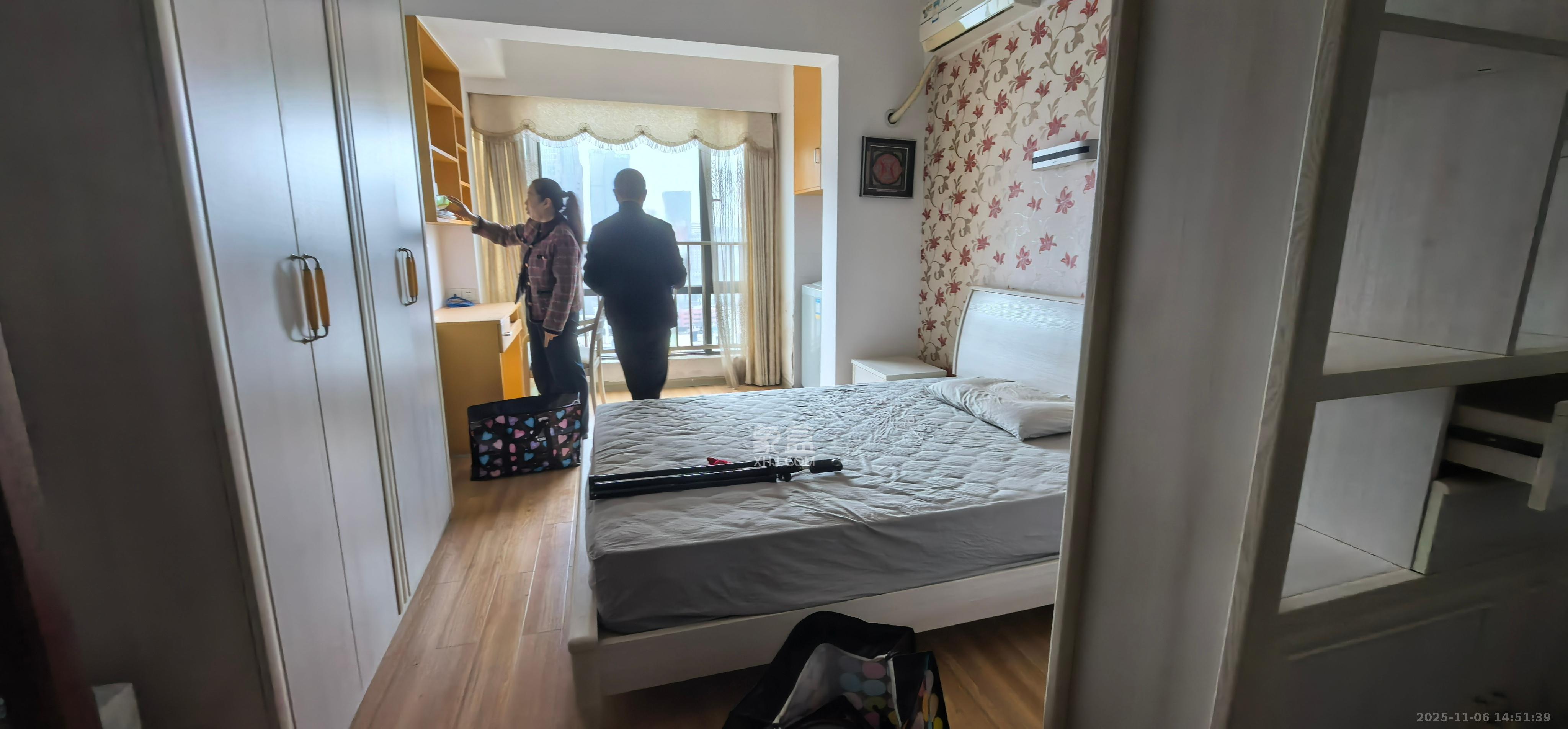 名富公寓  1室1厅1卫    1300.0元/月室内图