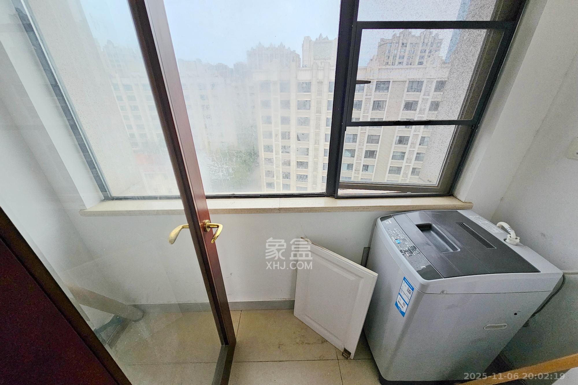 茂华禧都会  3室2厅2卫    100.0万阳台