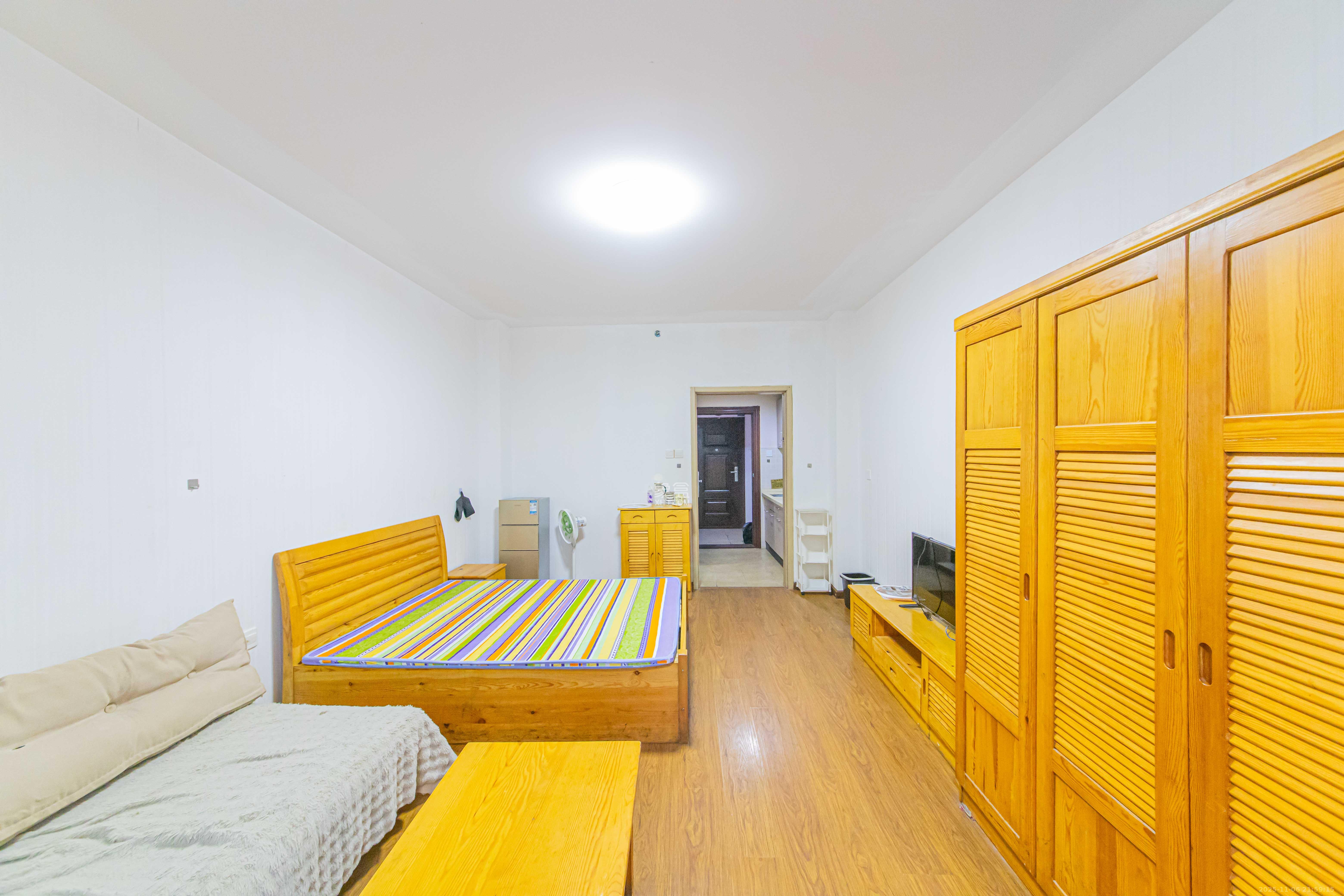 花漾年华（桂花园）  1室1厅1卫    36.0万客厅