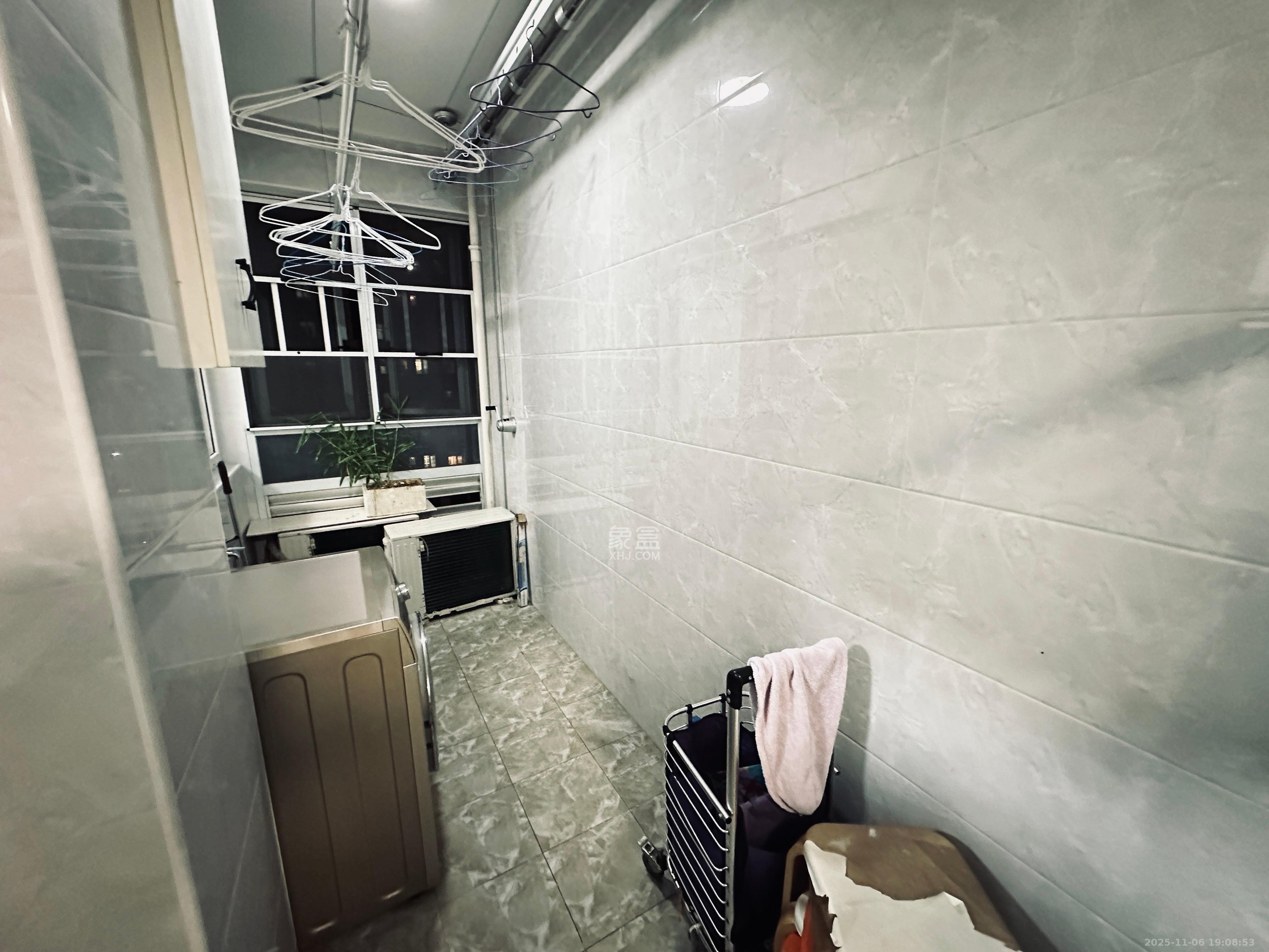 当代滨江MOMA  3室2厅1卫    3500.0元/月室内图