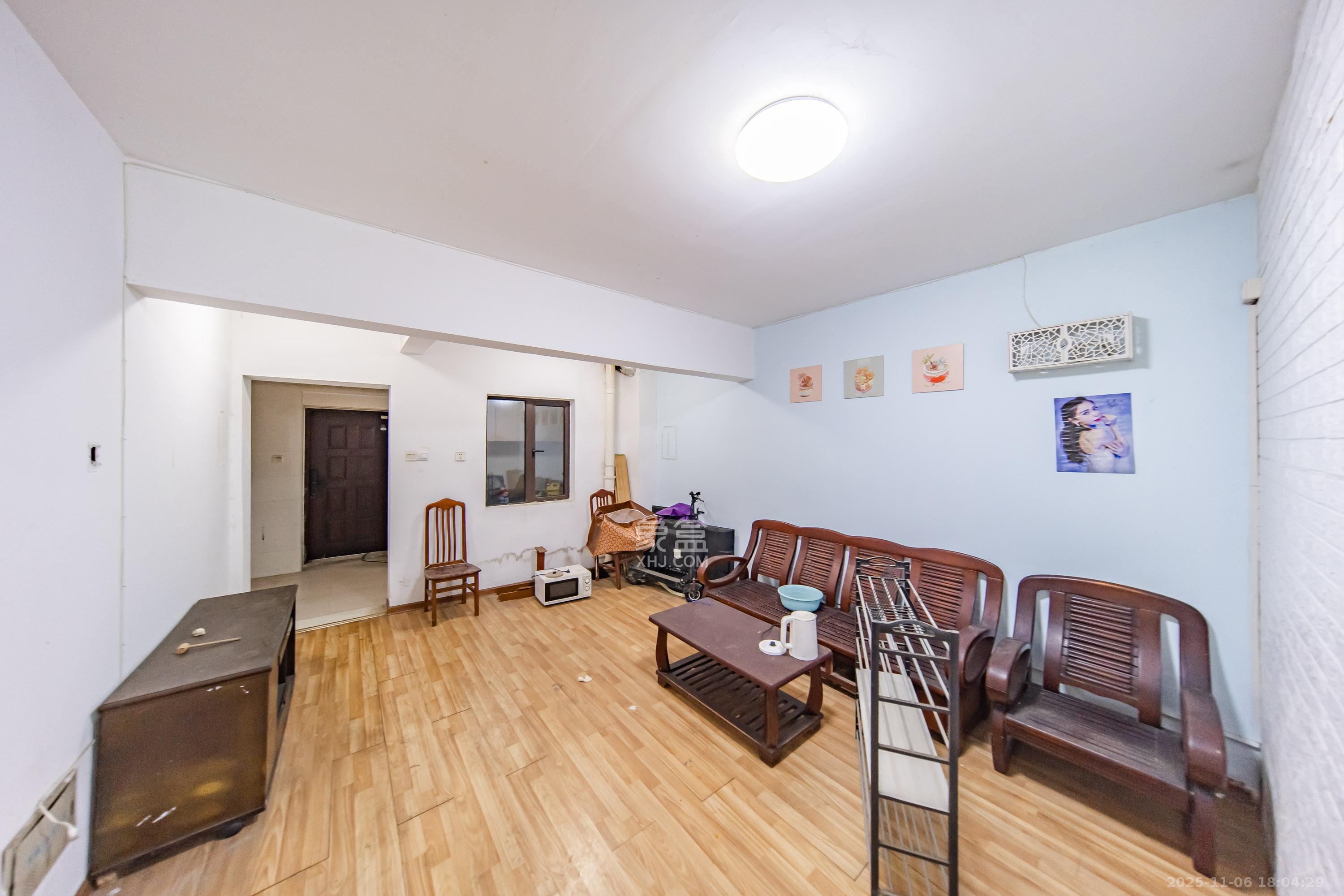 海洋半岛（月珑湾）  3室2厅1卫    80.0万客厅