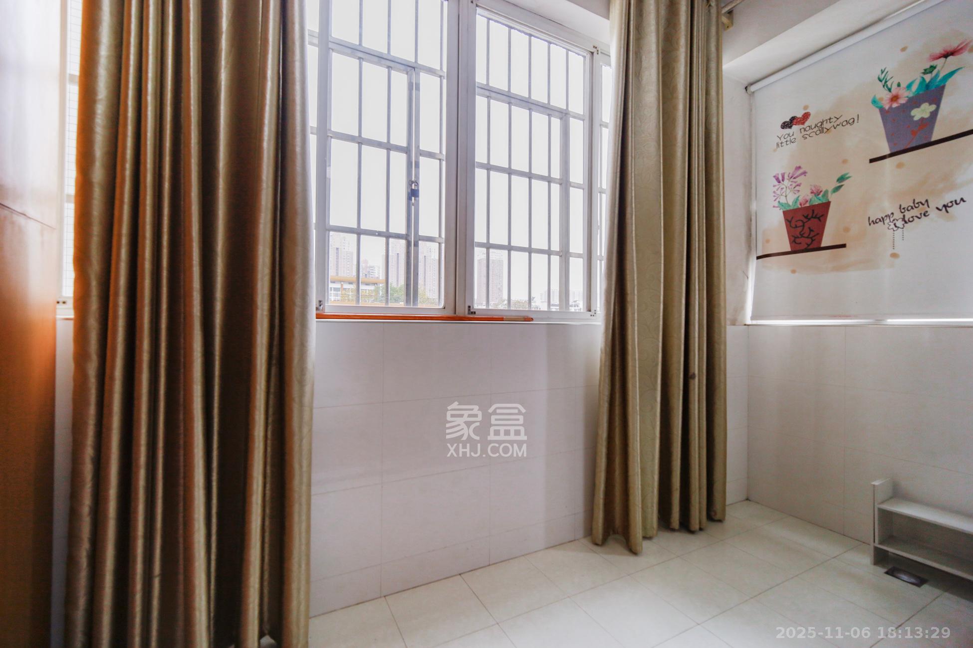 湘樟园小区（湘樟家园）  3室2厅2卫    69.0万阳台