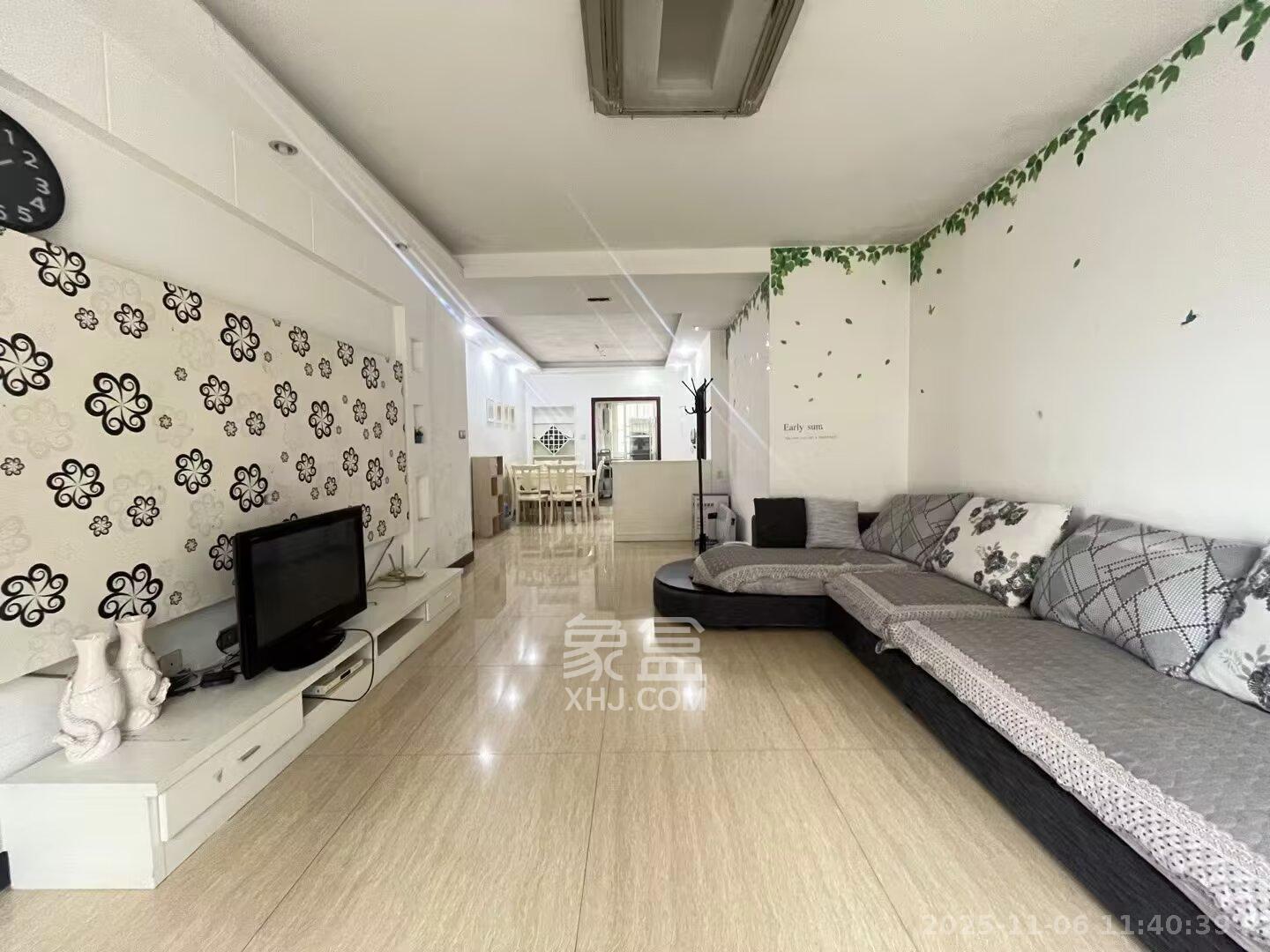 红树湾  3室2厅0卫    2000.0元/月