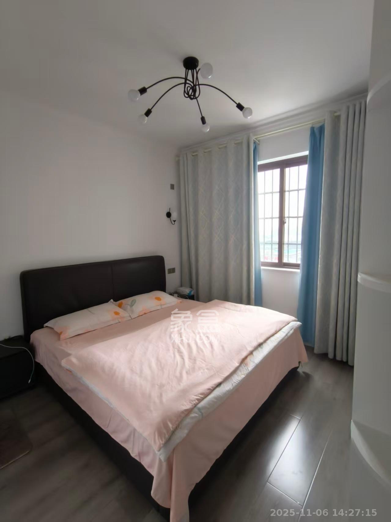 豪都新天地  4室2厅2卫    2200.0元/月户型图