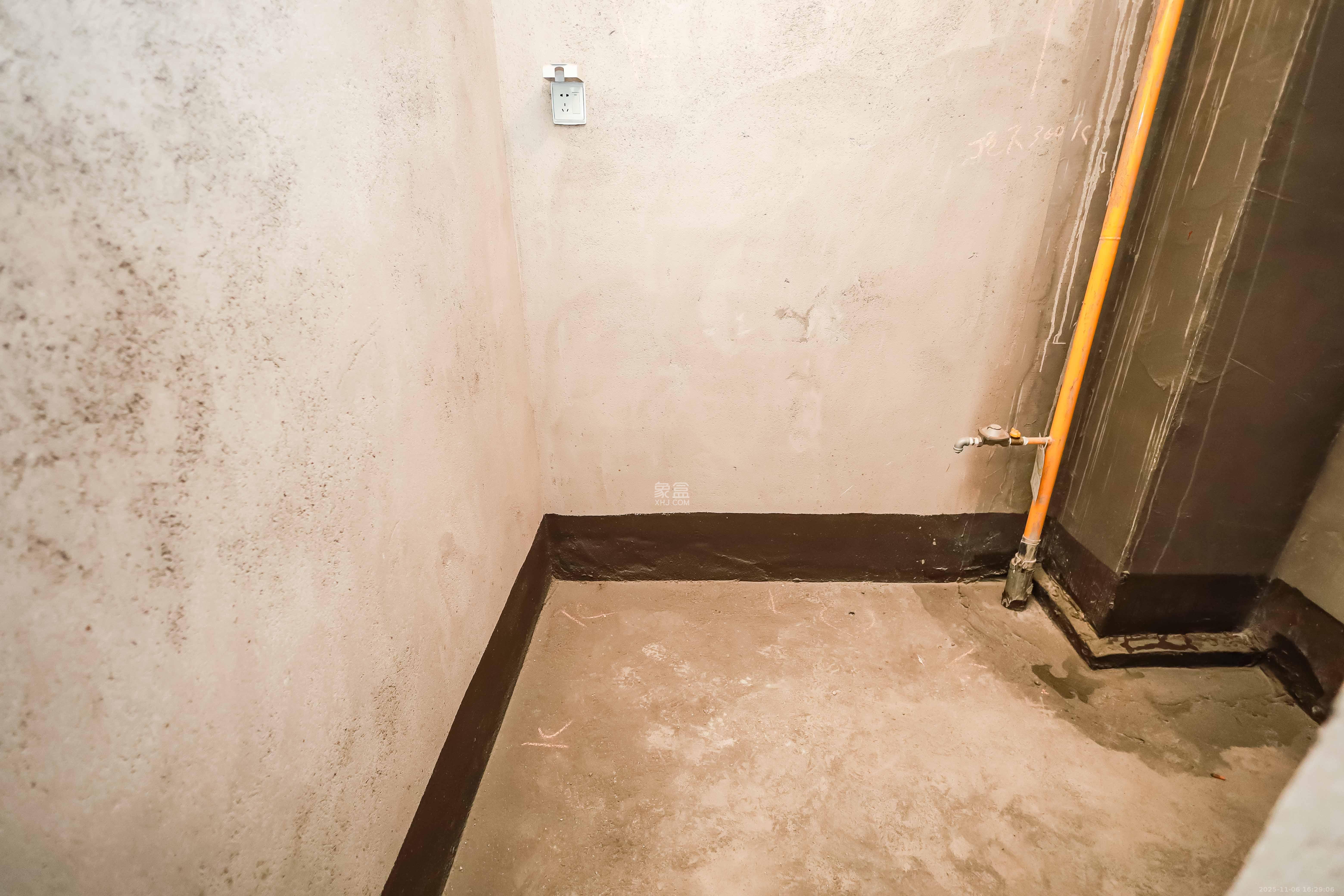 通号岭绣苑 3室2厅1卫 65.0万 通号岭绣苑 3室2厅1卫 65.0万厨房