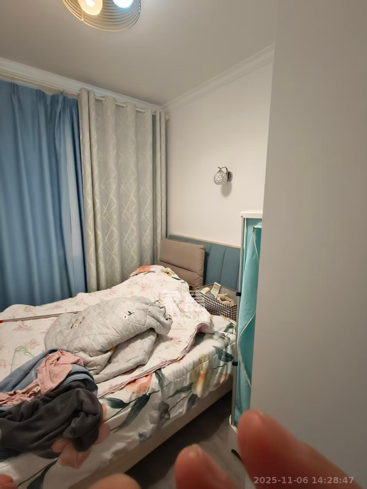 豪都新天地  4室2厅2卫    2200.0元/月室内图