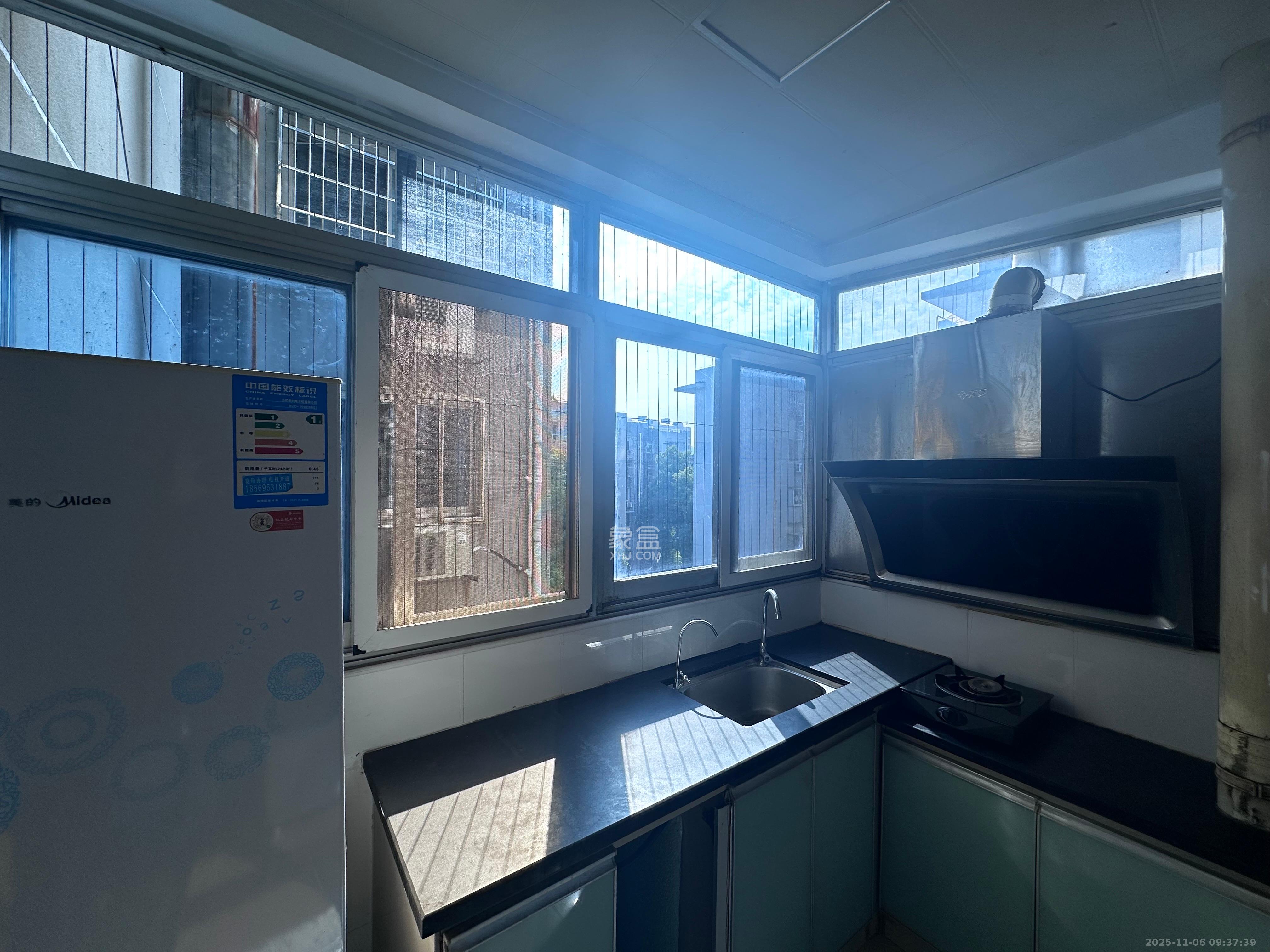 火星一片  2室2厅1卫    1100.0元/月室内图