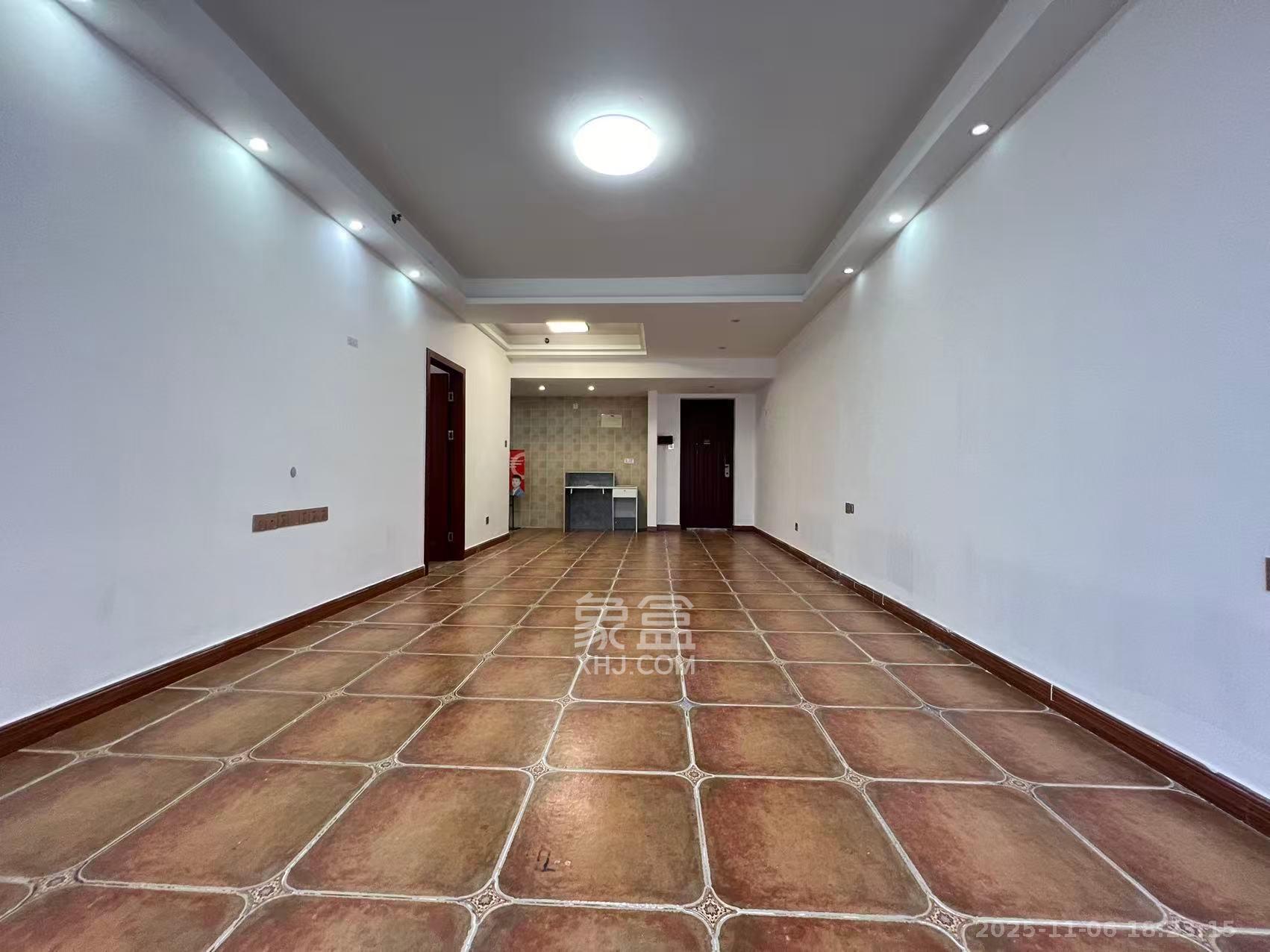 京武浪琴山一、二期  2室1厅1卫    3200.0元/月室内图