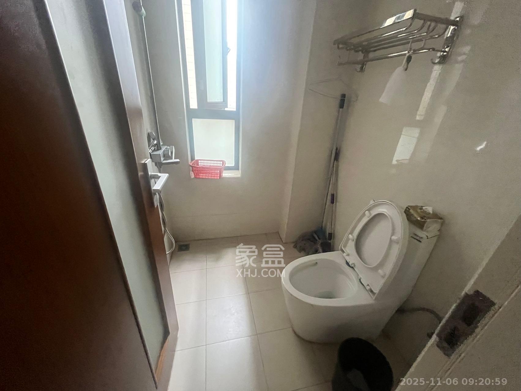 地质家园一、二期（地泰人民公馆）  2室1厅1卫    3200.0元/月室内图