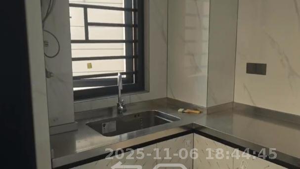 山水梅溪雅郡  3室2厅1卫    3000.0元/月室内图