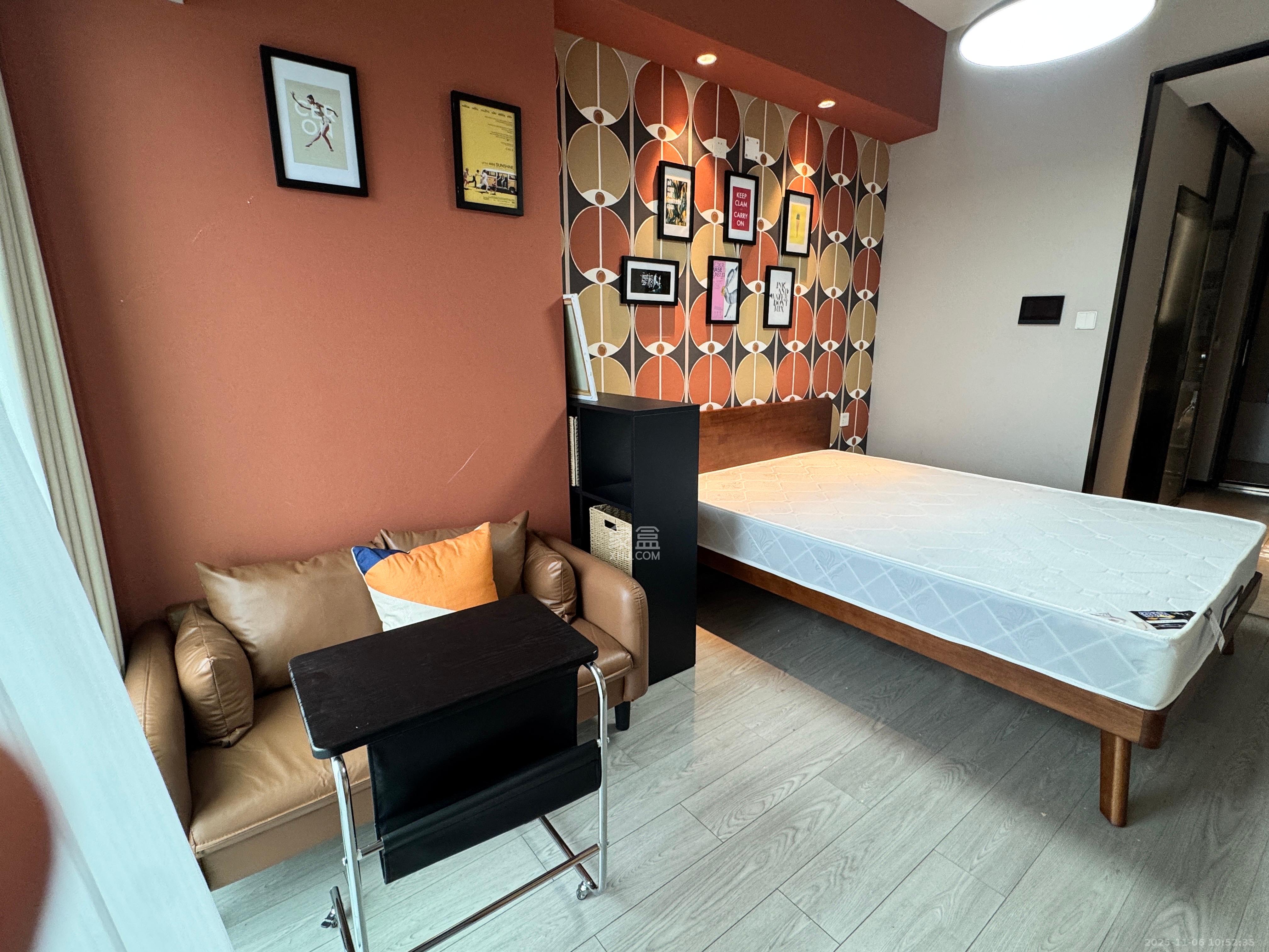 华润置地中心  1室1厅1卫    2400.0元/月室内图