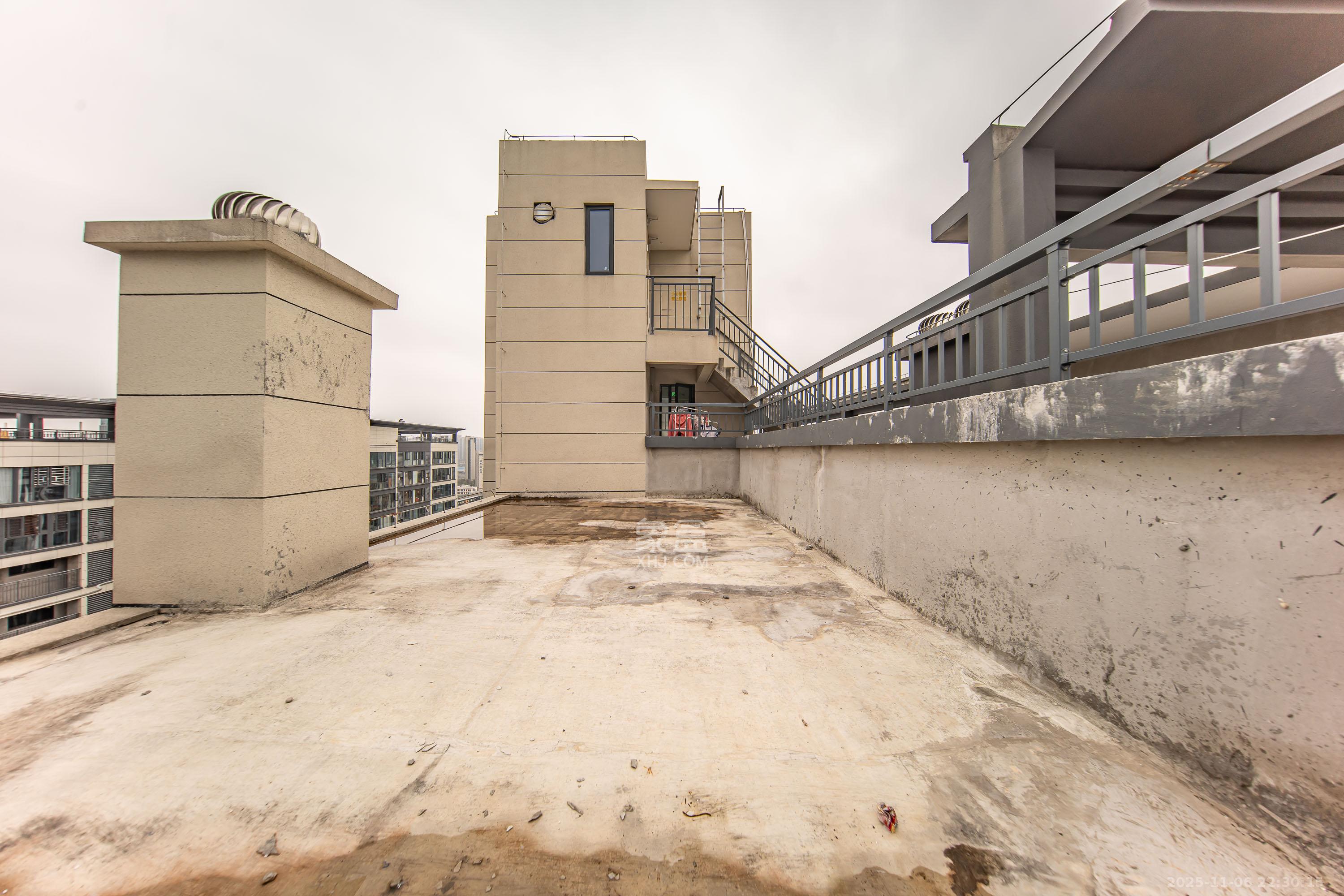 汉唐翰林府  4室2厅2卫    230.0万其他