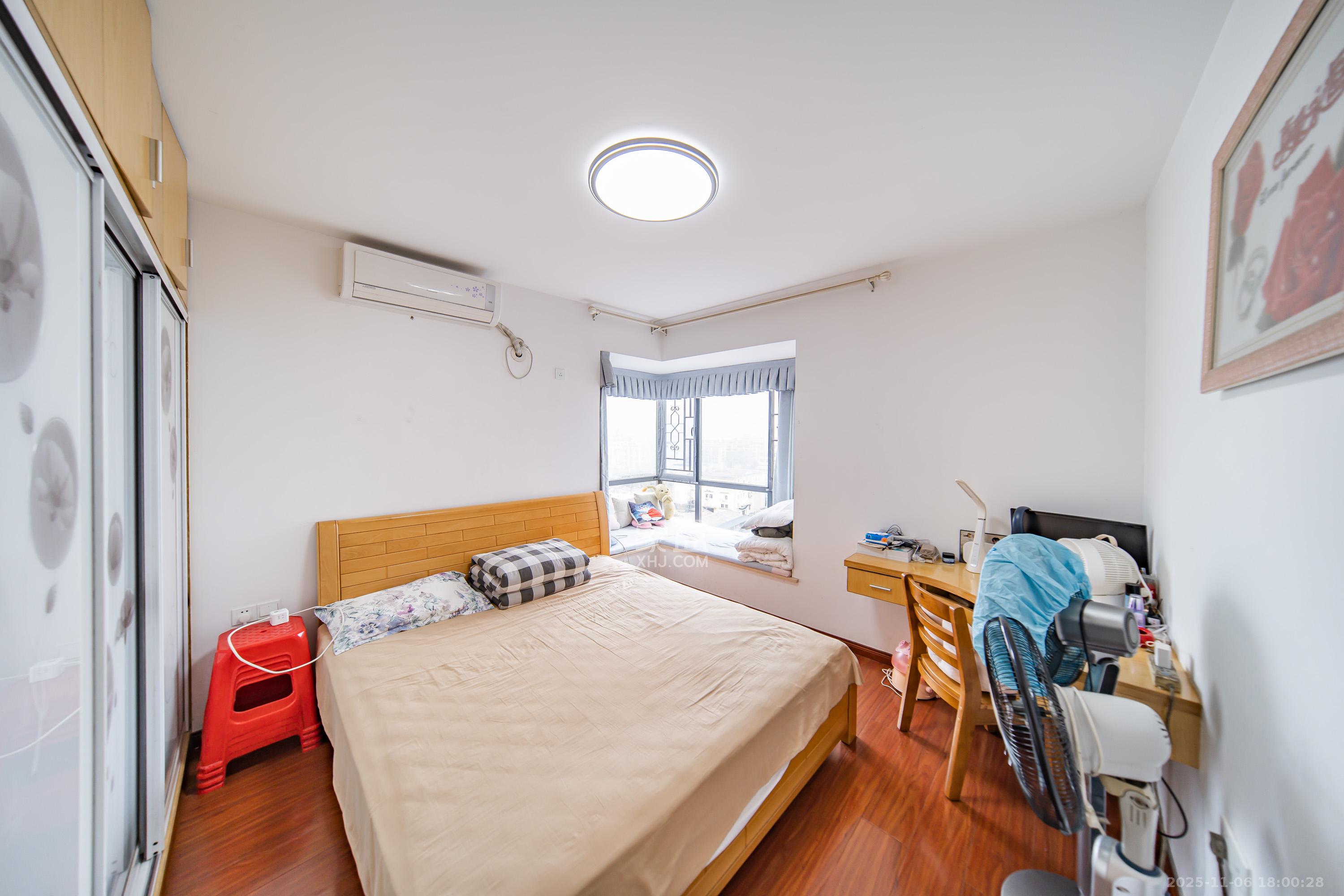 领航江阁 3室2厅1卫 90.0万 领航江阁 3室2厅1卫 90.0万卧室