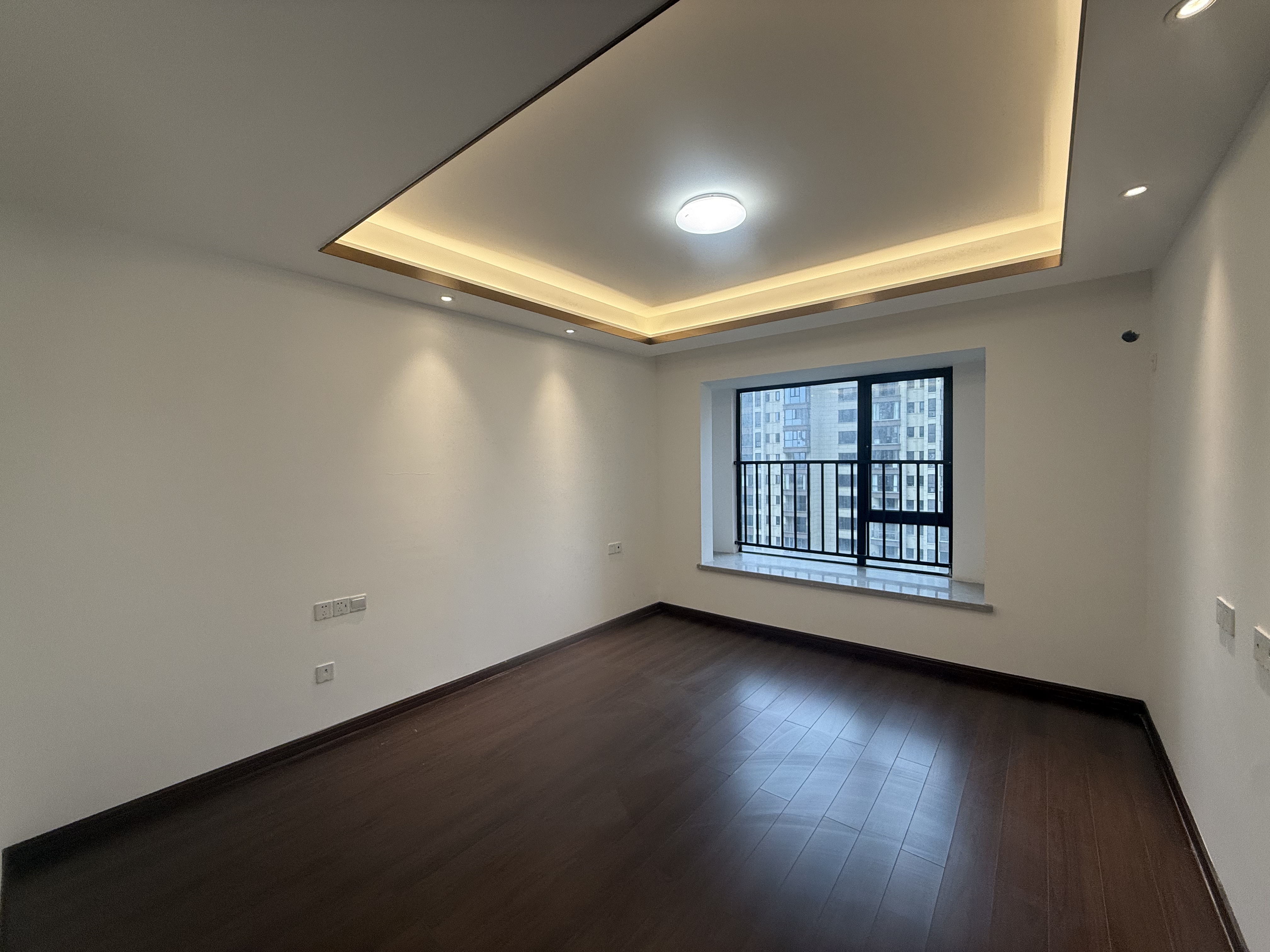 荣盛碧桂园铂悦府  3室2厅2卫    72.8万卧室