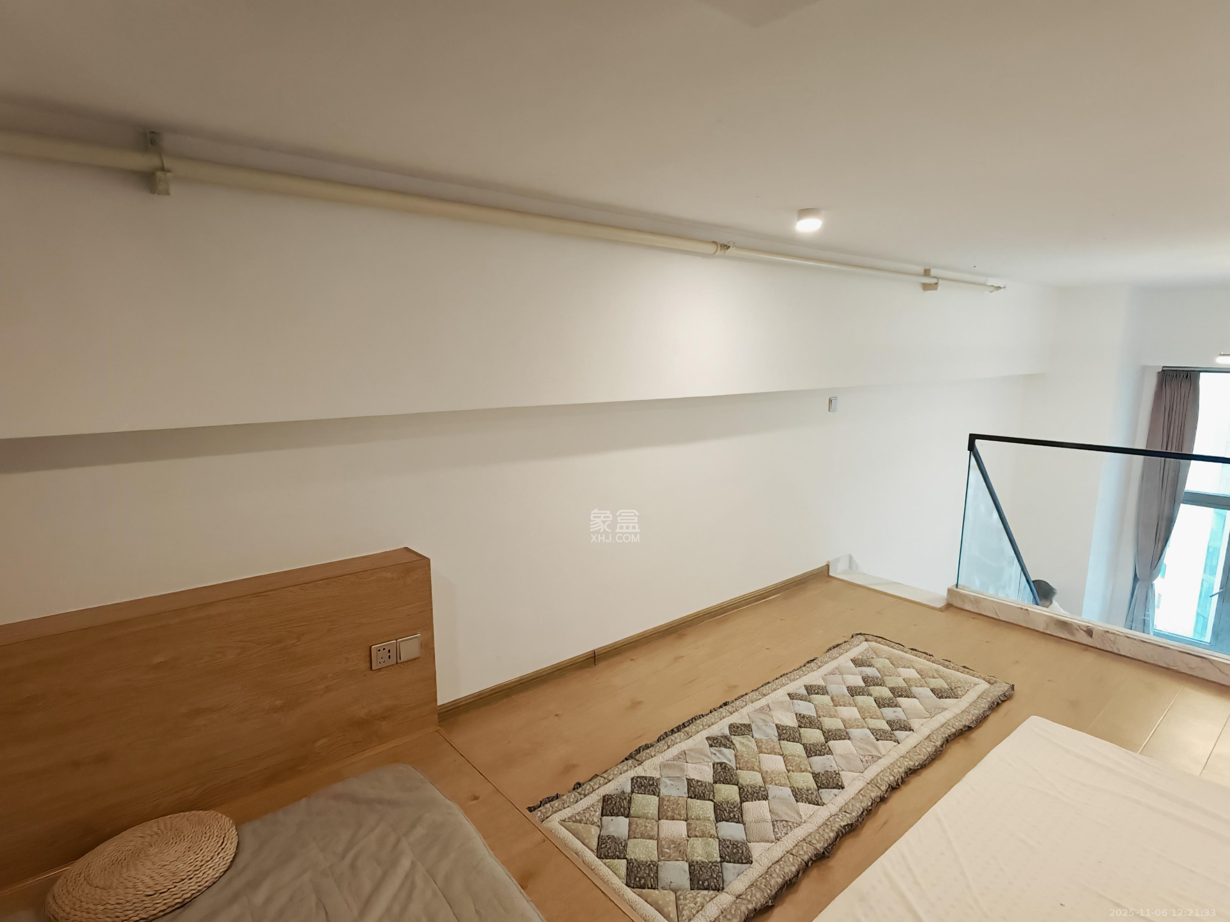 梅溪湖金茂湾  2室1厅1卫    2000.0元/月室内图