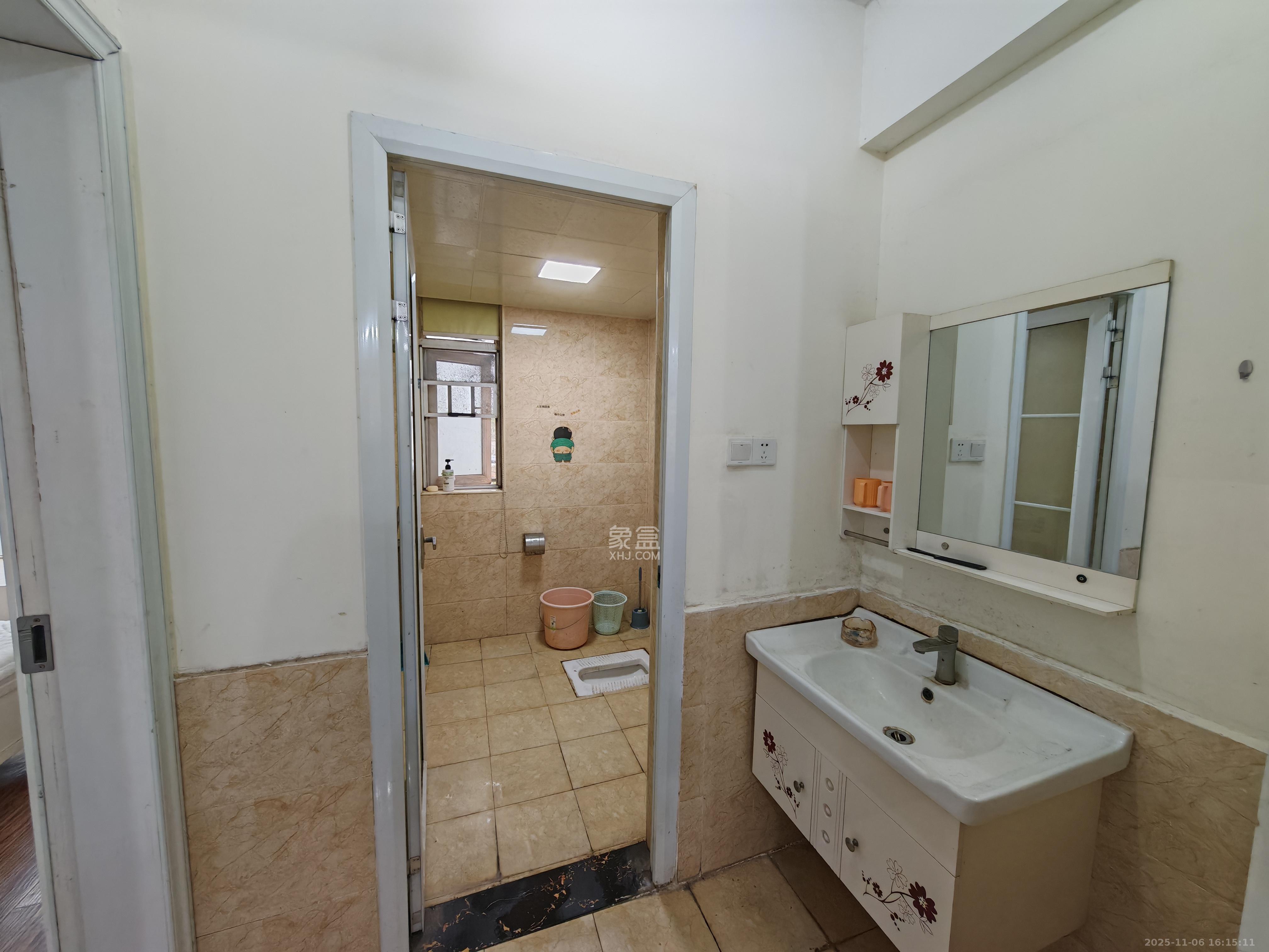 米兰春天  4室2厅2卫    2200.0元/月室内图