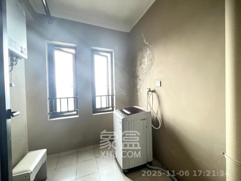 美洲故事高层  1室1厅1卫    1400.0元/月室内图