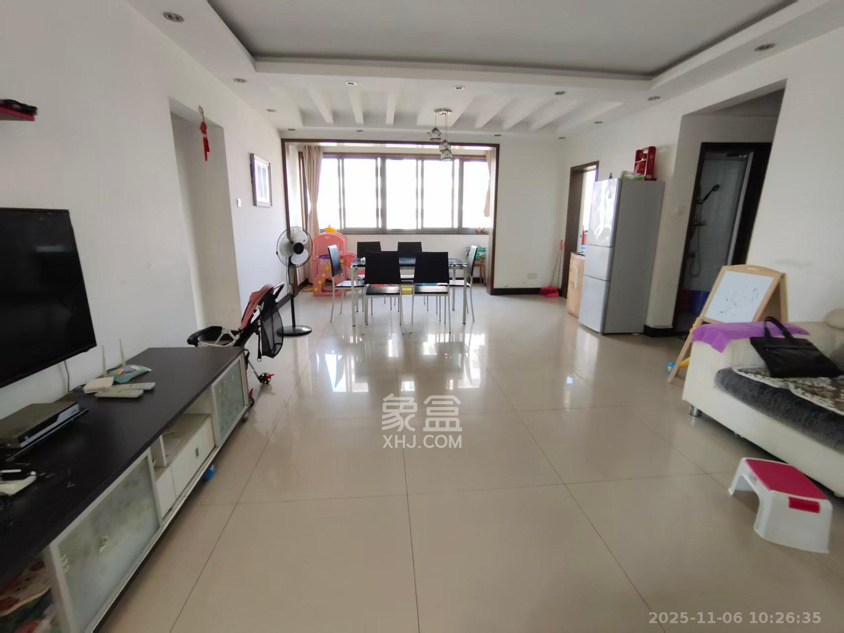 阳光100一期、四五期 4室2厅2卫 2800.0元/月 阳光100一期、四五期 4室2厅2卫 2800.0元/月室内图