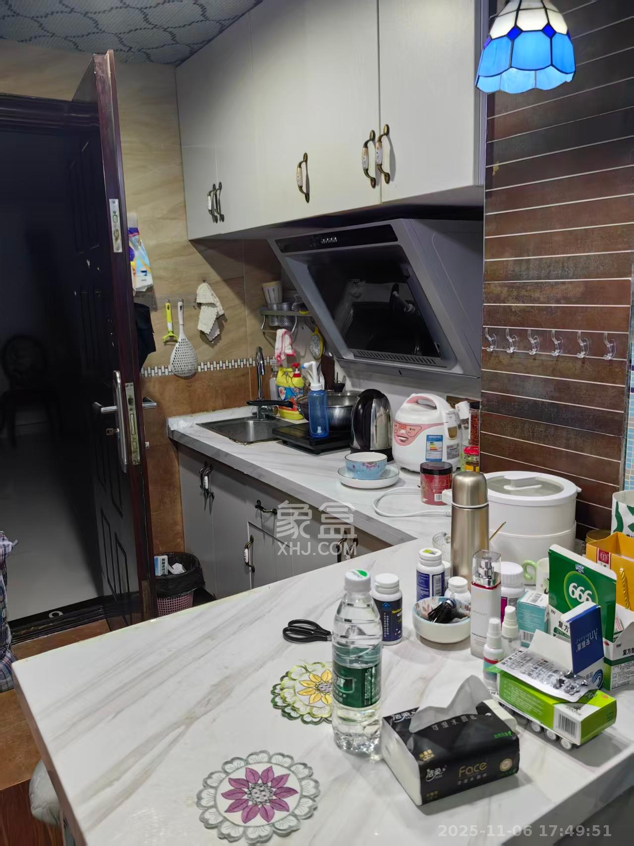 生活艺术城  1室1厅1卫    1300.0元/月室内图