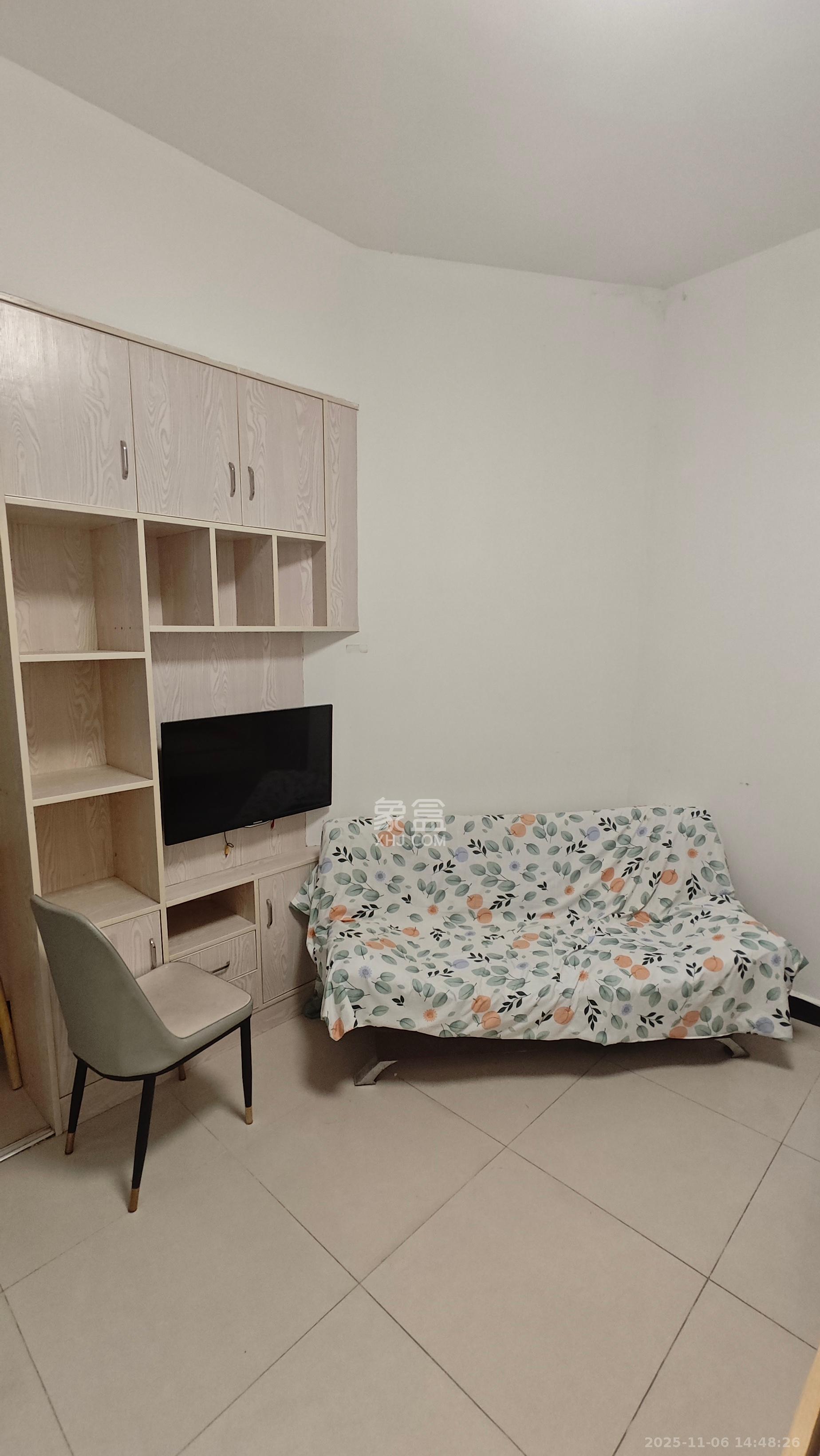 奥克斯广场  1室1厅1卫    1600.0元/月室内图