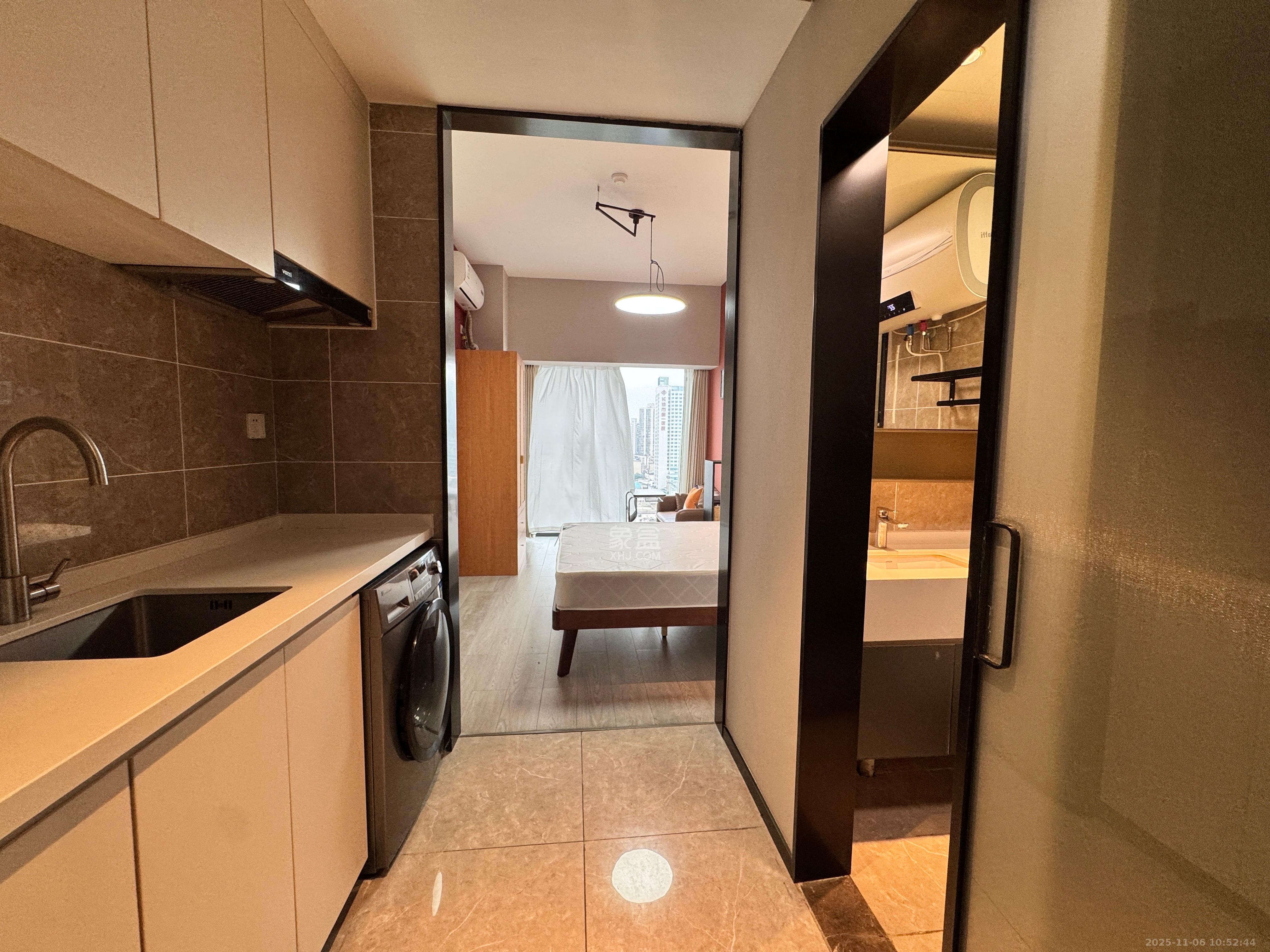 华润置地中心 1室1厅1卫 2400.0元/月 华润置地中心 1室1厅1卫 2400.0元/月室内图