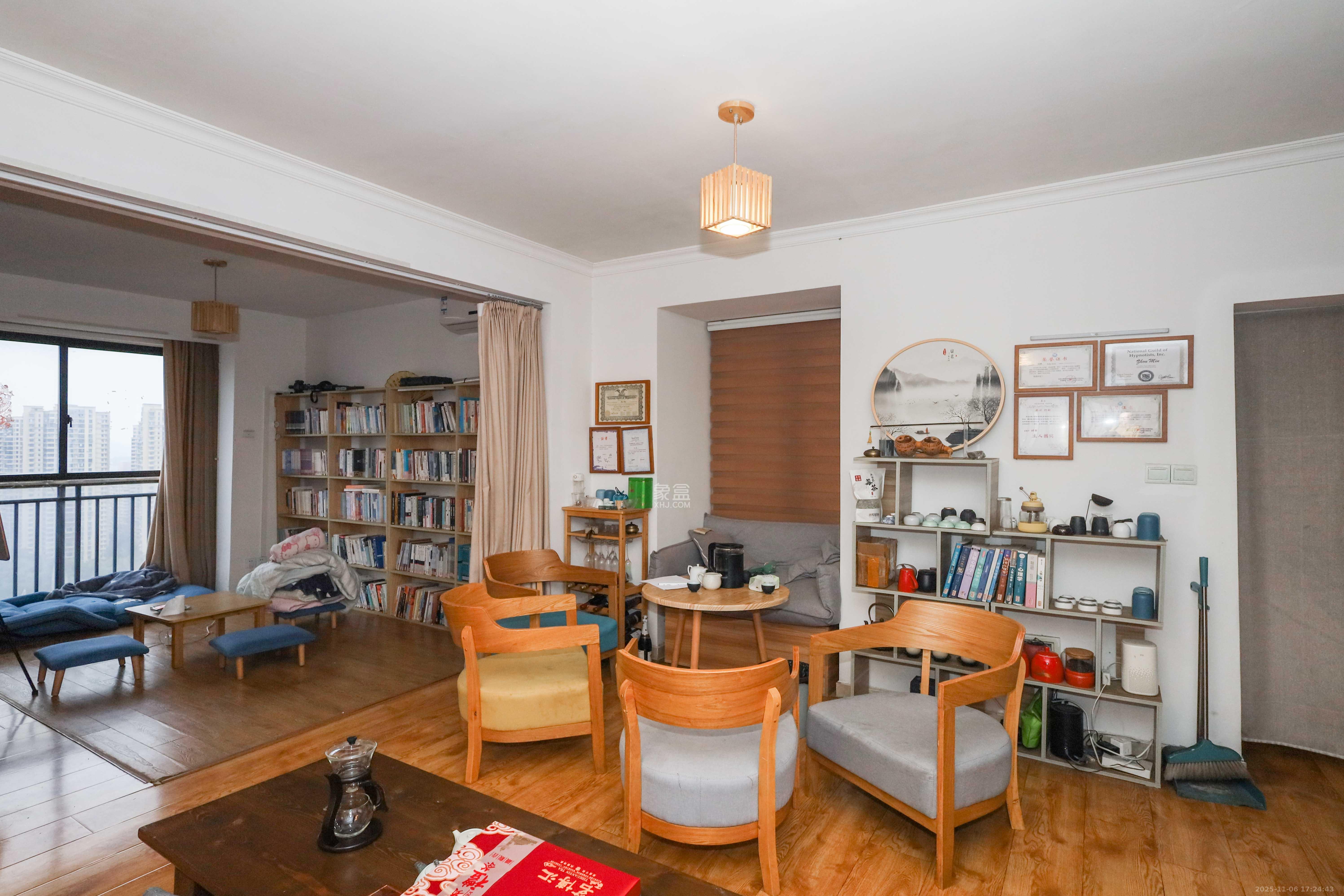 保利麓谷林语F区  3室2厅1卫    79.8万客厅