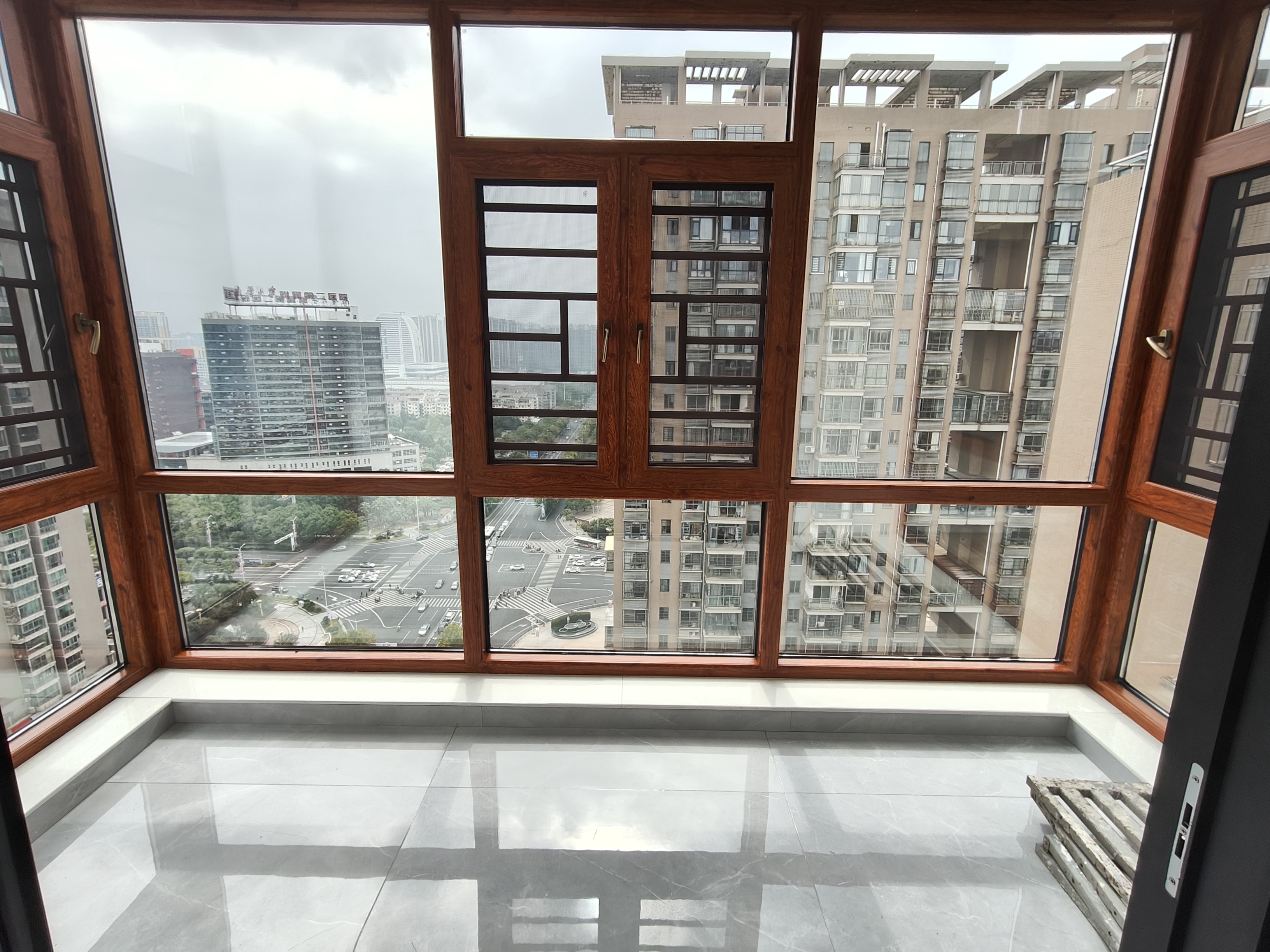 尚书房  4室2厅2卫    3000.0元/月室内图