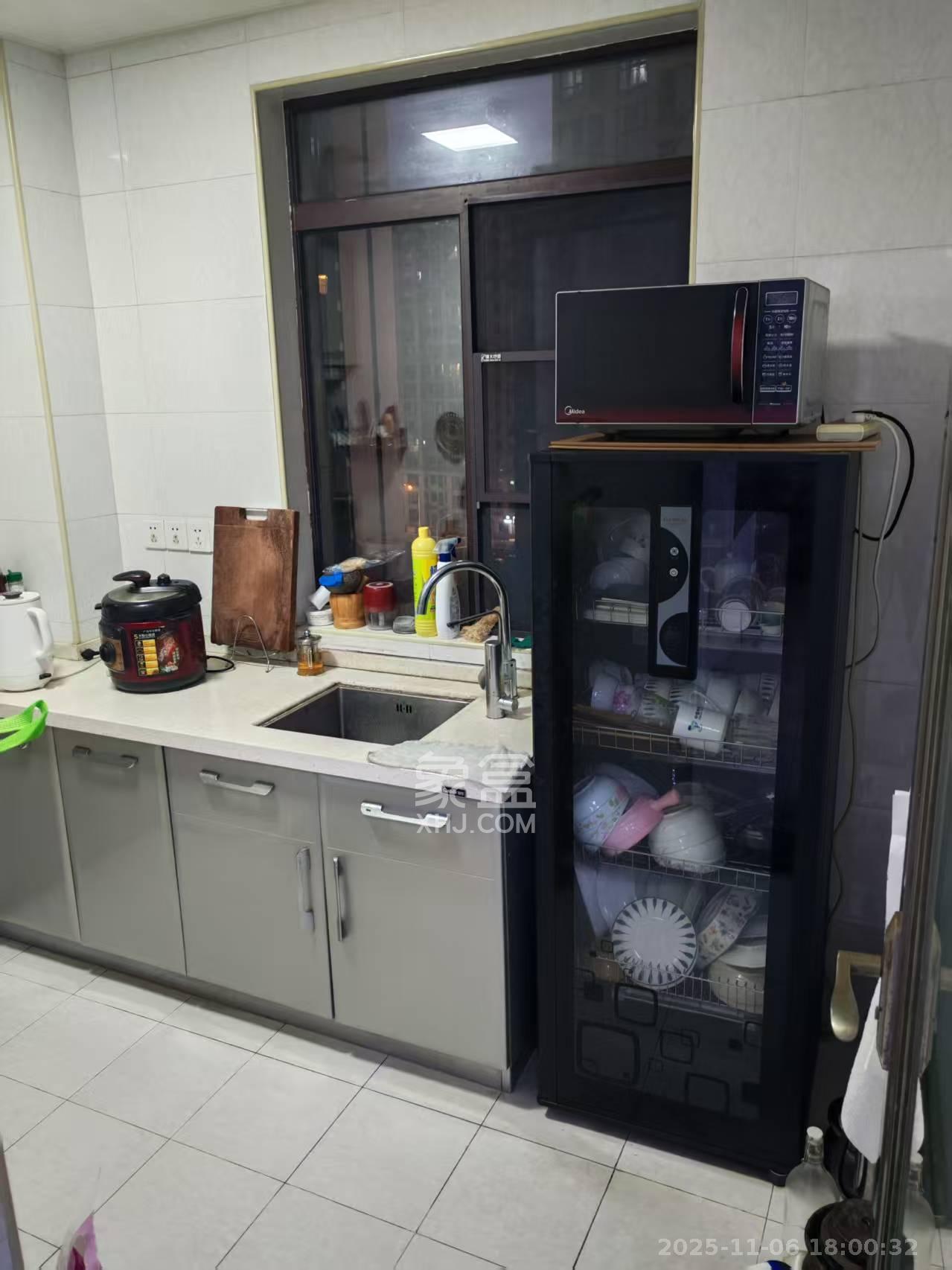 奥林匹克花园贡院二期  4室2厅2卫    3500.0元/月室内图