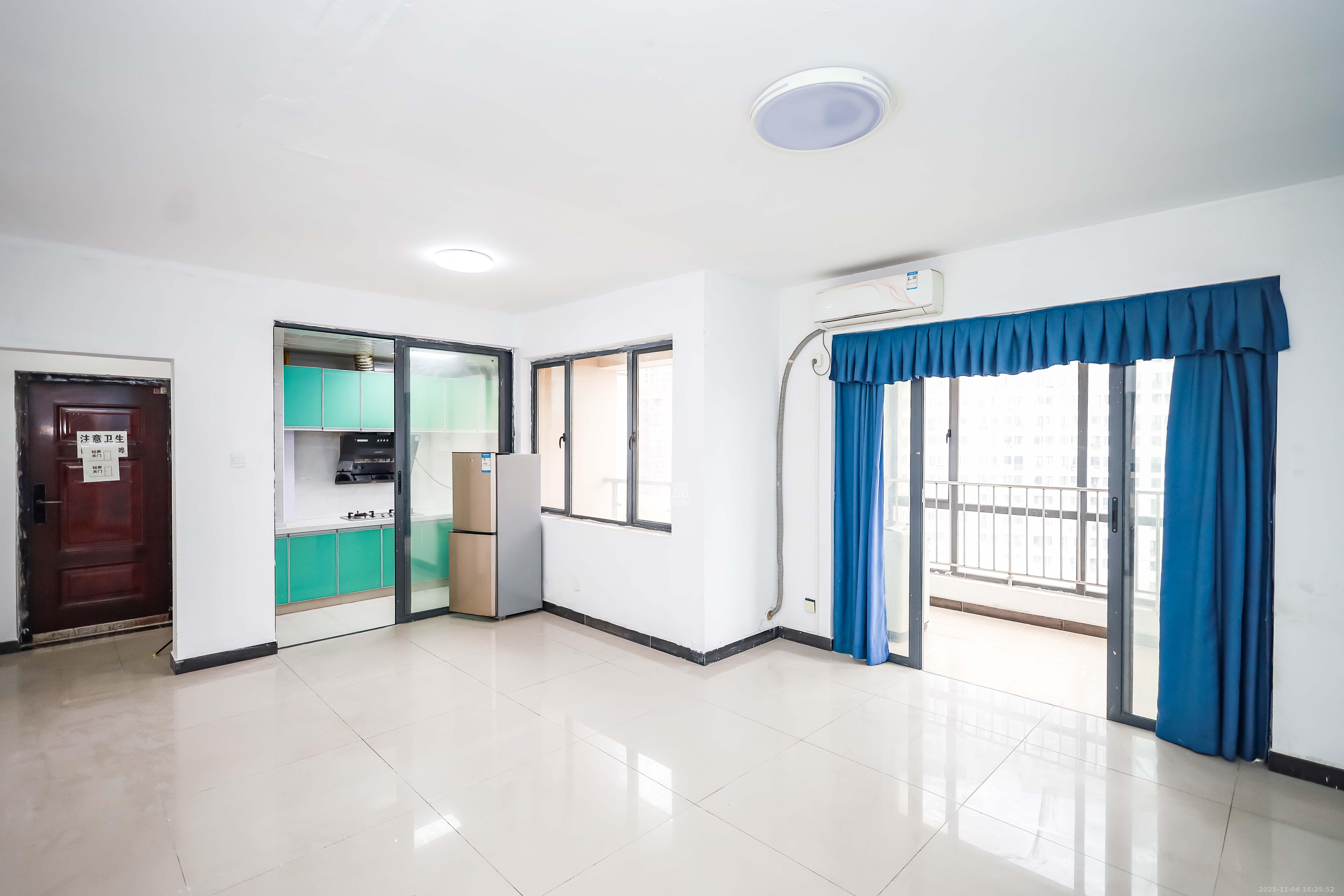 盛世耀凯 3室2厅1卫 72.0万 盛世耀凯 3室2厅1卫 72.0万客厅