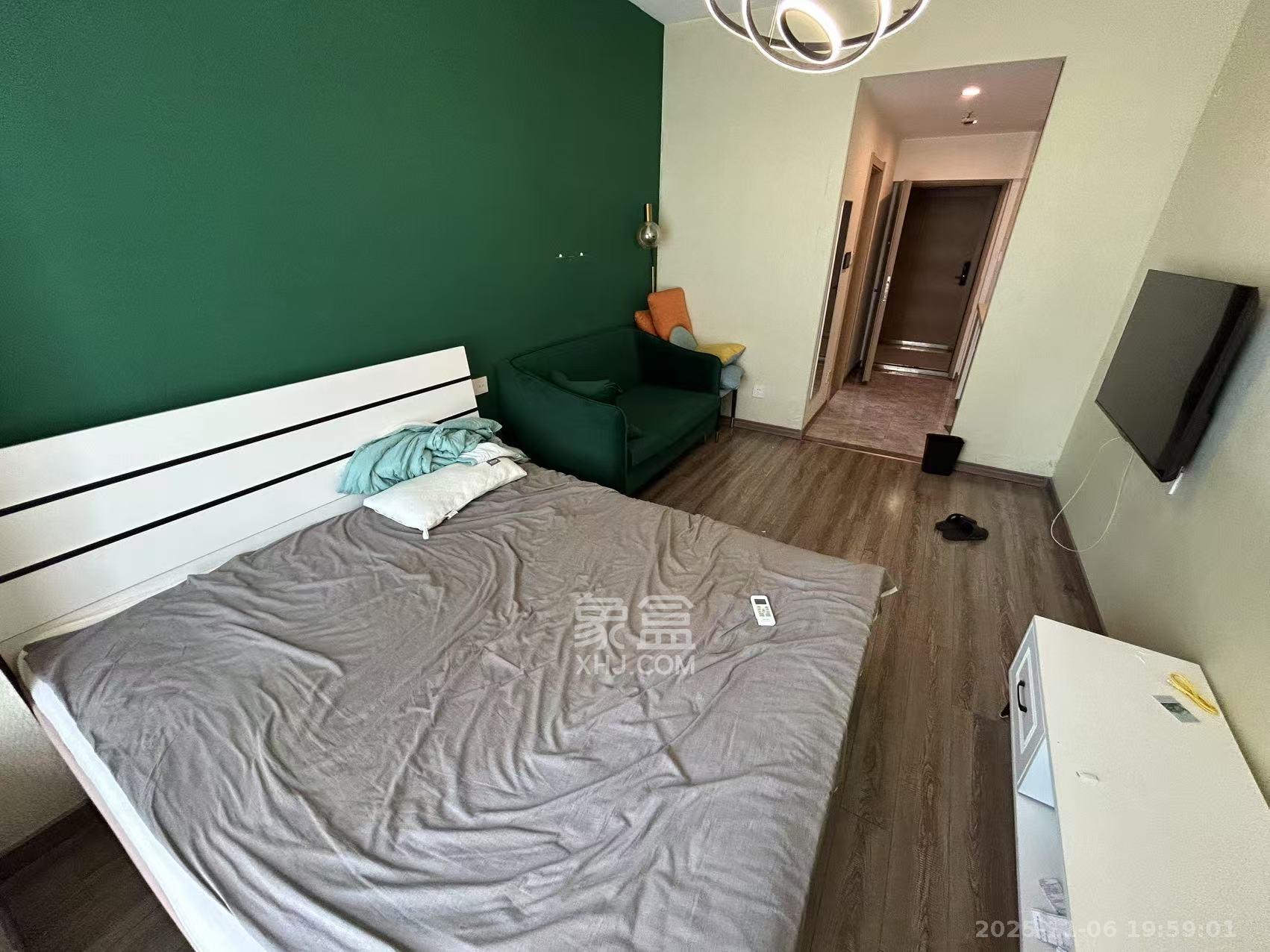 卓越浅水湾  1室1厅1卫    1350.0元/月