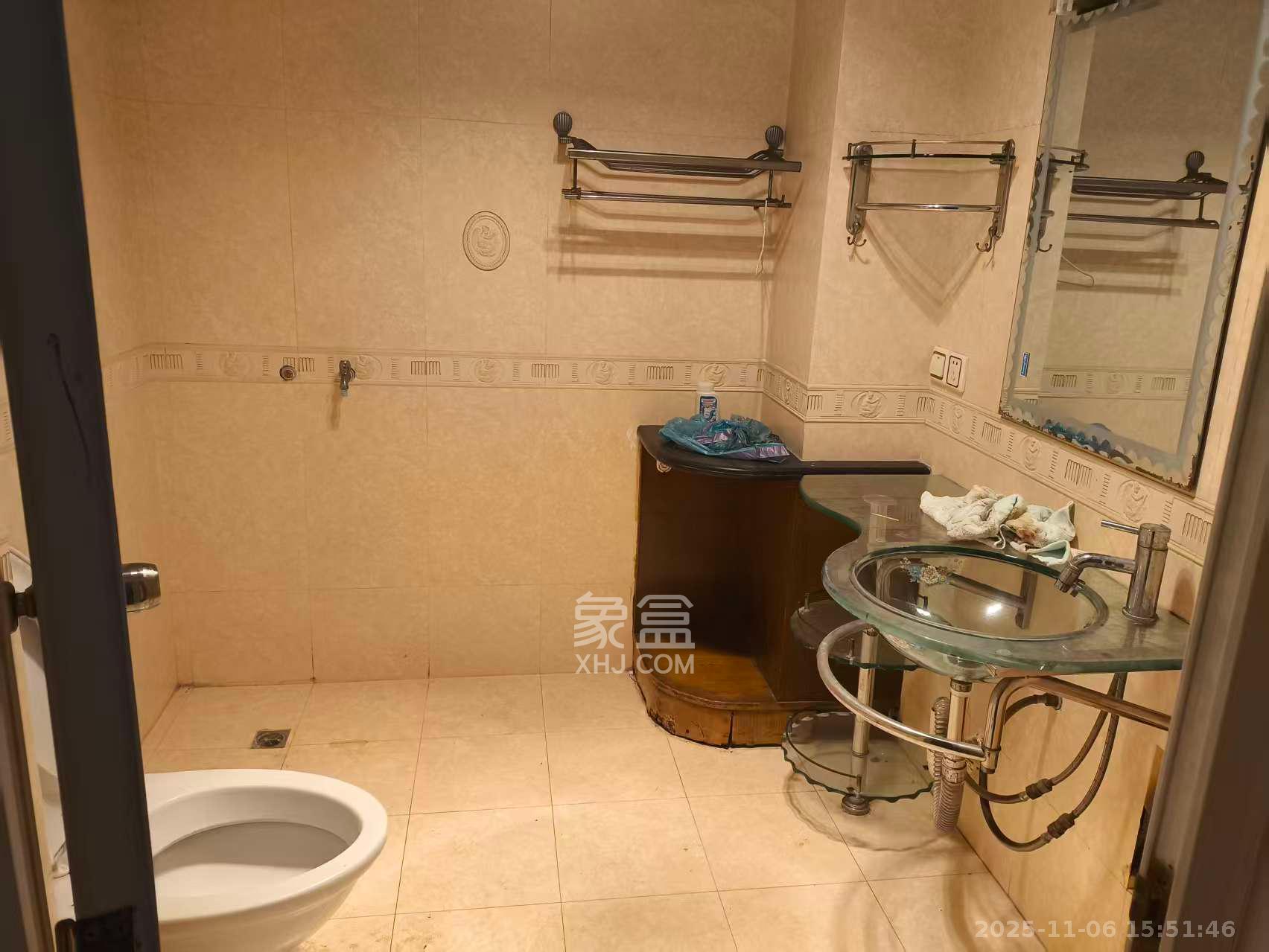 仁和雨花家园  3室2厅2卫    2500.0元/月室内图