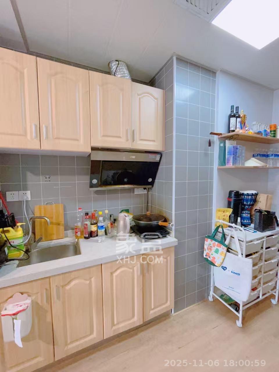 新世界广场  1室1厅1卫    1500.0元/月室内图