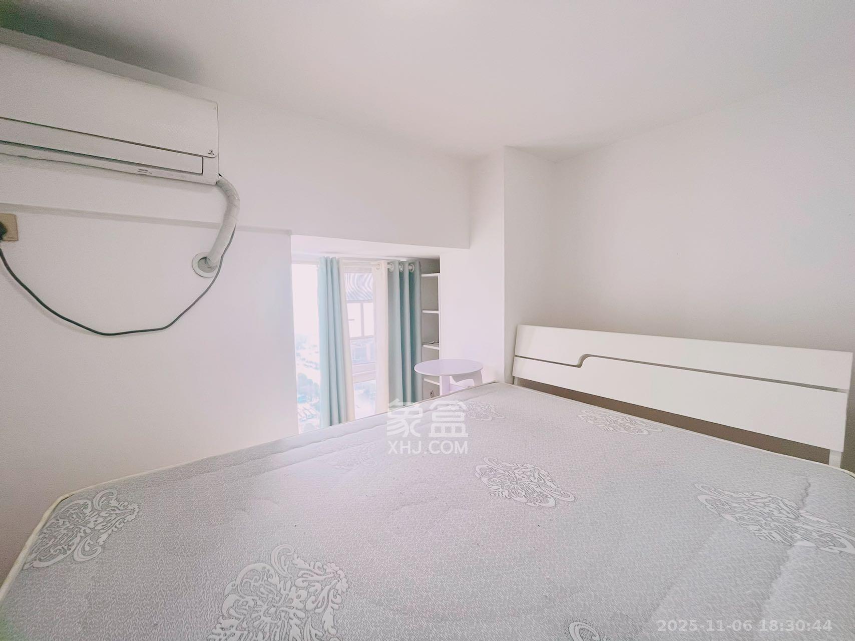 芙蓉万国城MOMA（卓越汇富苑）  3室1厅1卫    2000.0元/月室内图