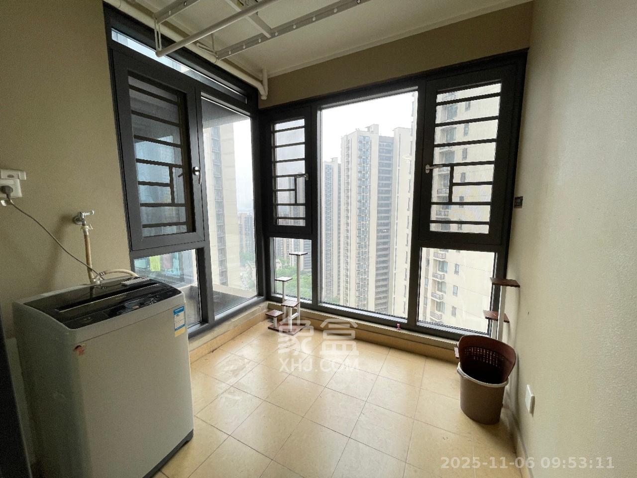 万科魅力之城锋镜里 3室1厅1卫 2800.0元/月 万科魅力之城锋镜里 3室1厅1卫 2800.0元/月室内图