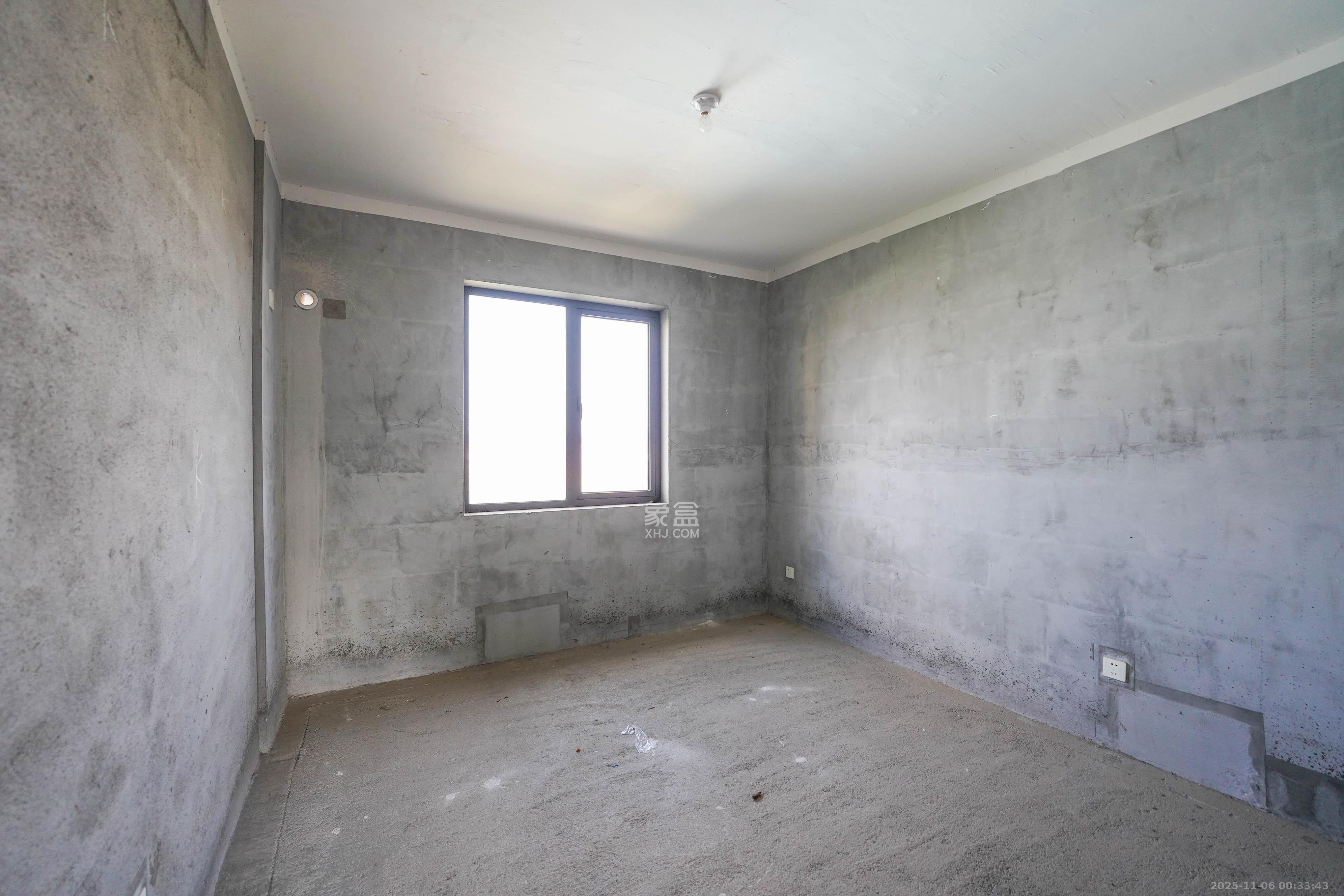 卢浮原著 4室2厅2卫 100.0万 卢浮原著 4室2厅2卫 100.0万卧室